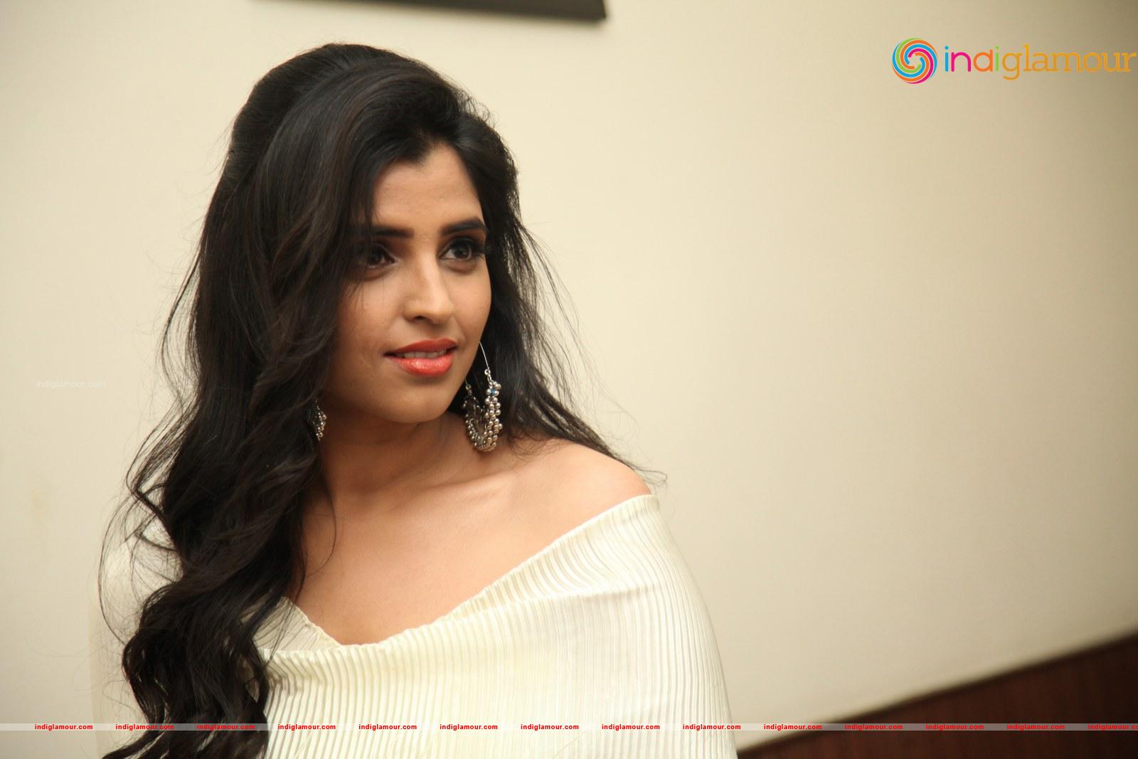 Syamala Actress hd photo