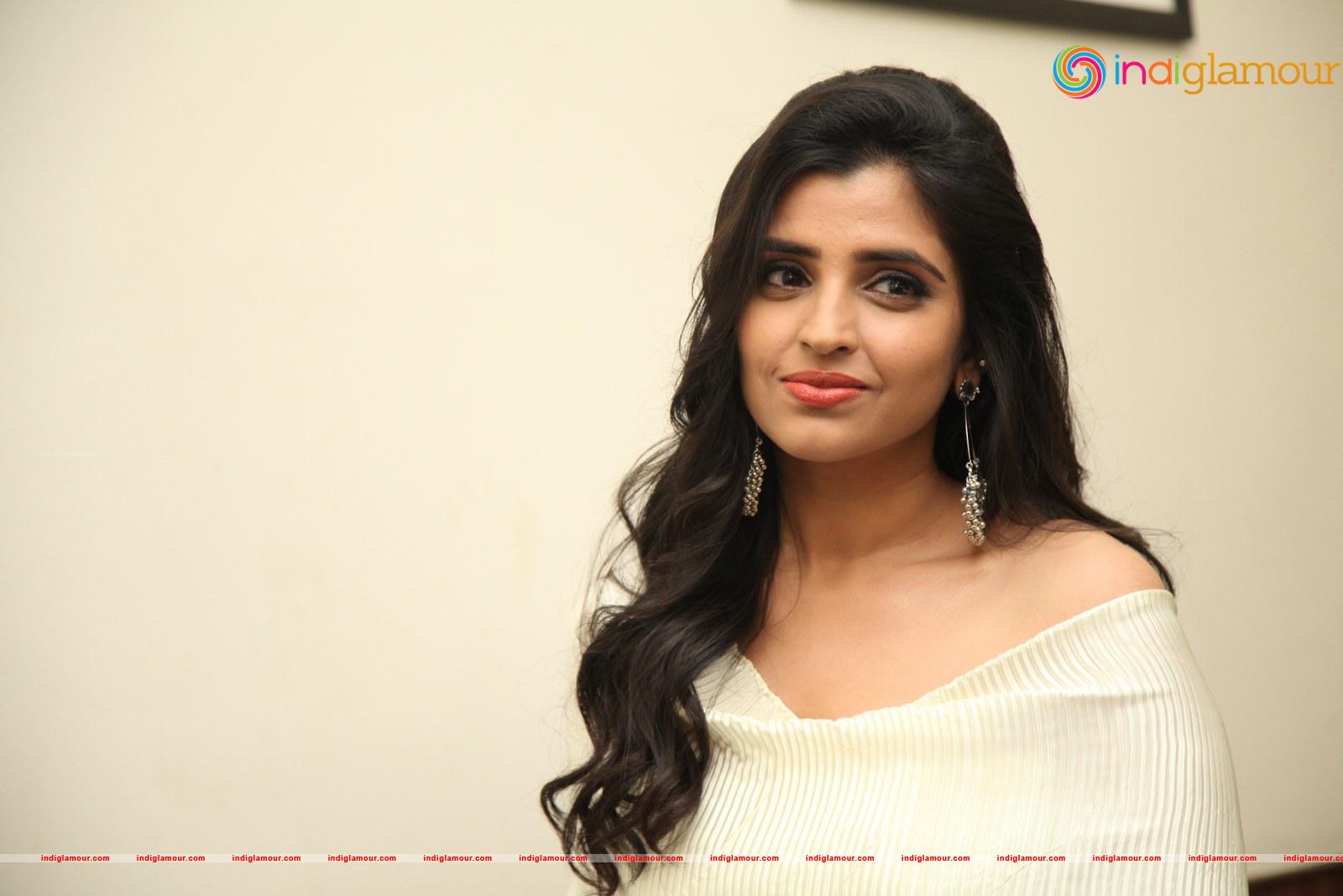 Syamala Actress hd photo