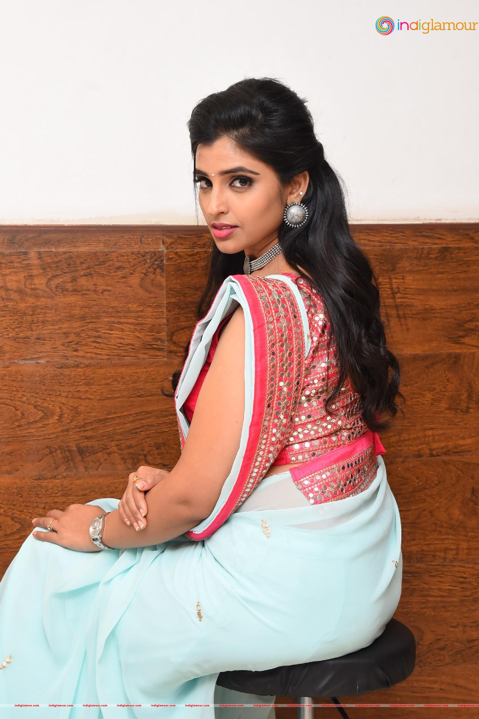 Syamala Actress hd photo