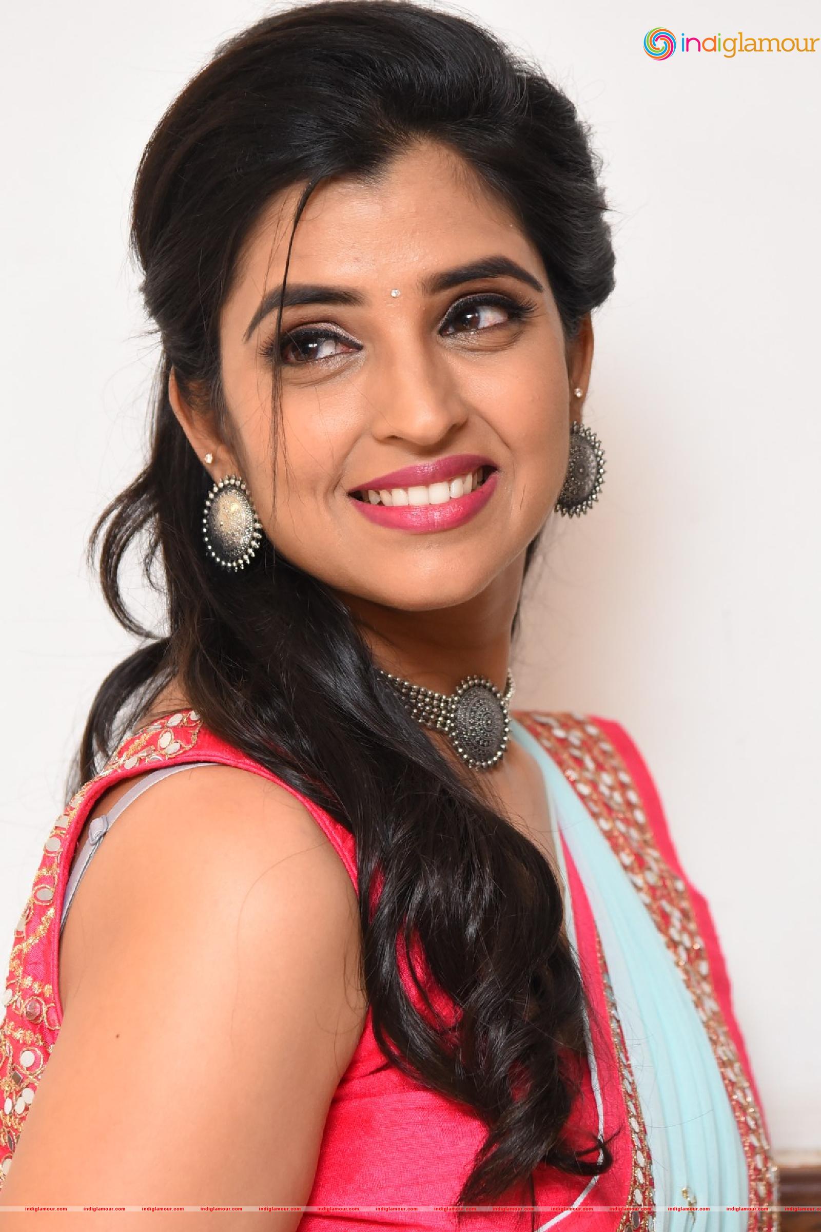 Syamala Actress hd photo