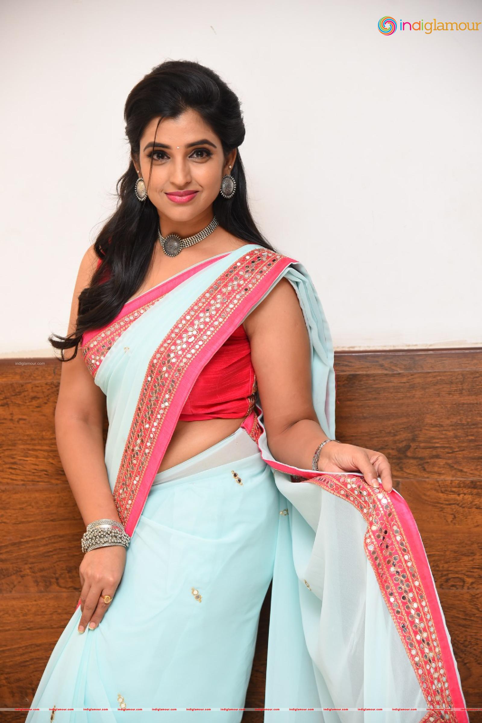Syamala Actress hd photo