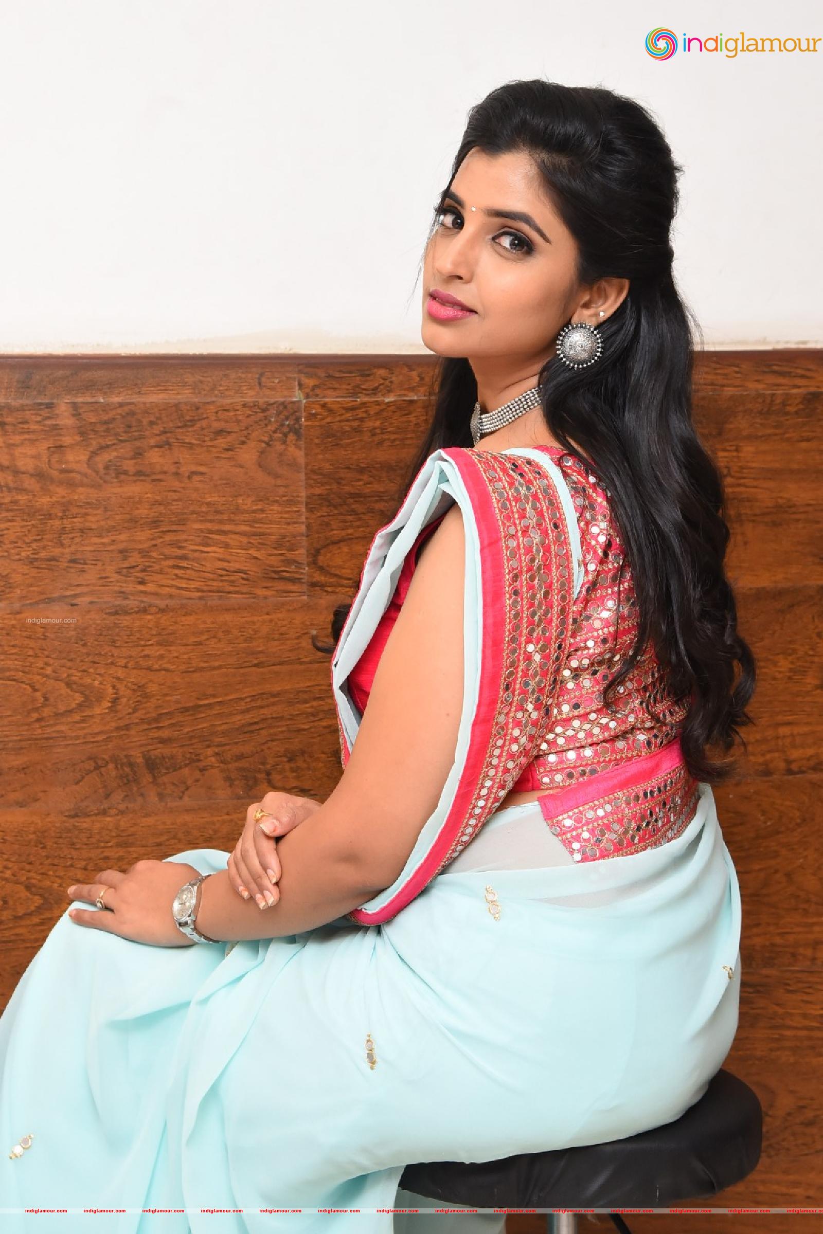 Syamala Actress hd photo