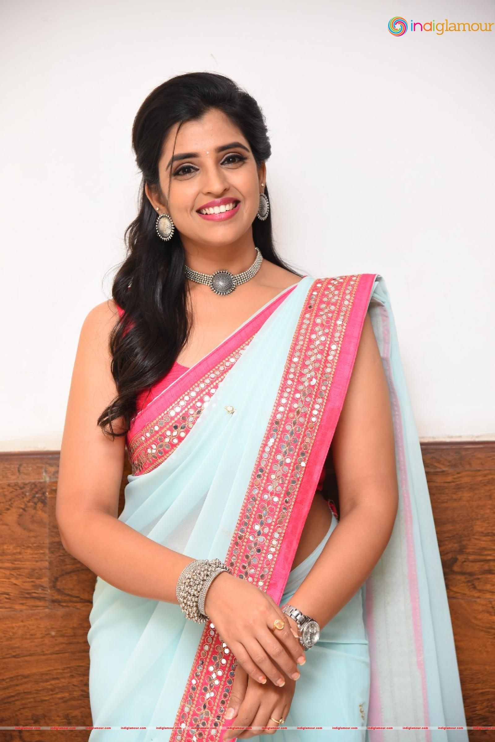 Syamala Actress hd photo