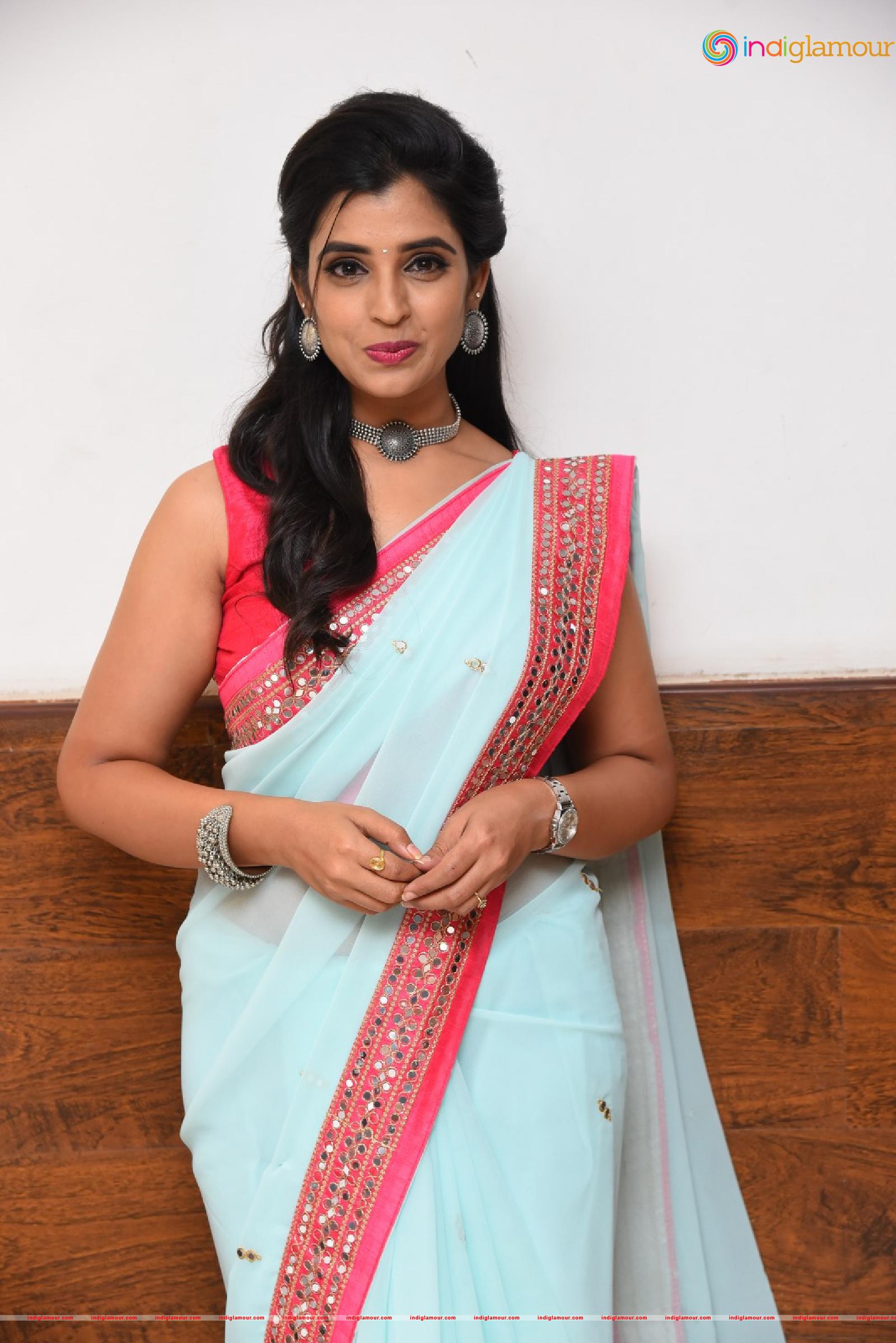 Syamala Actress hd photo