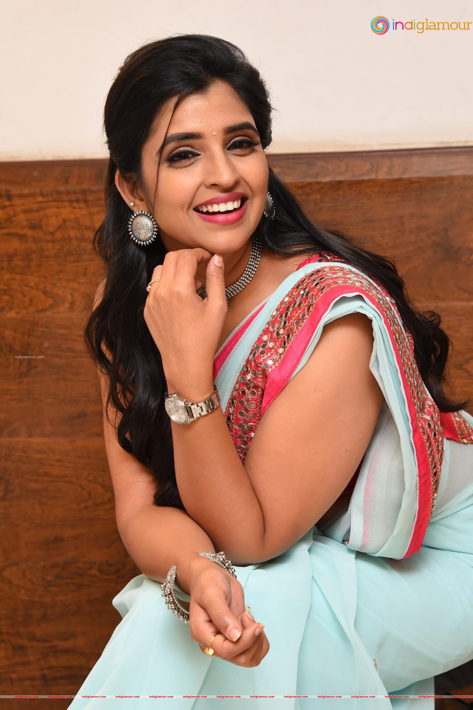 Syamala Actress hd photo