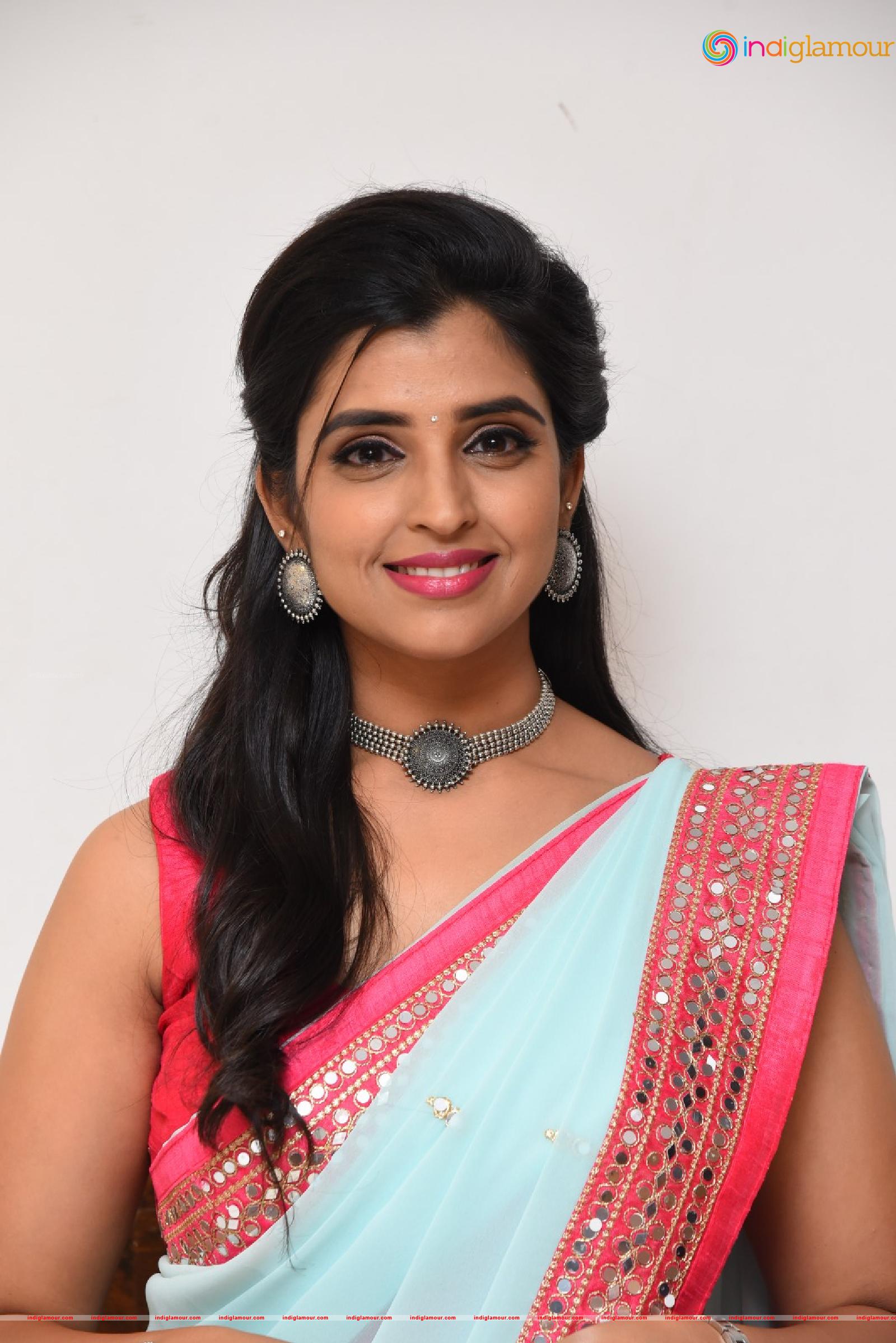 Syamala Actress hd photo