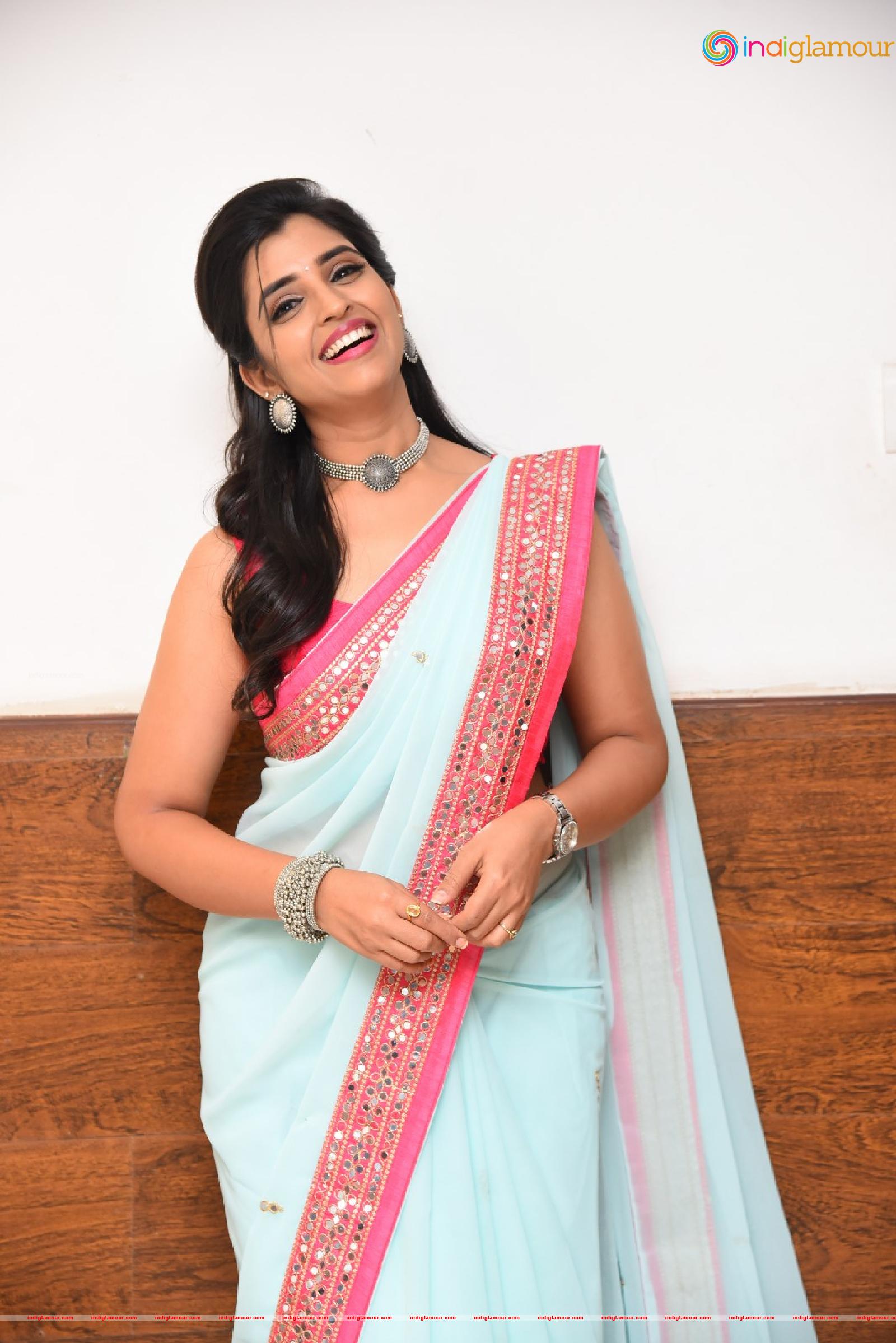 Syamala Actress hd photo