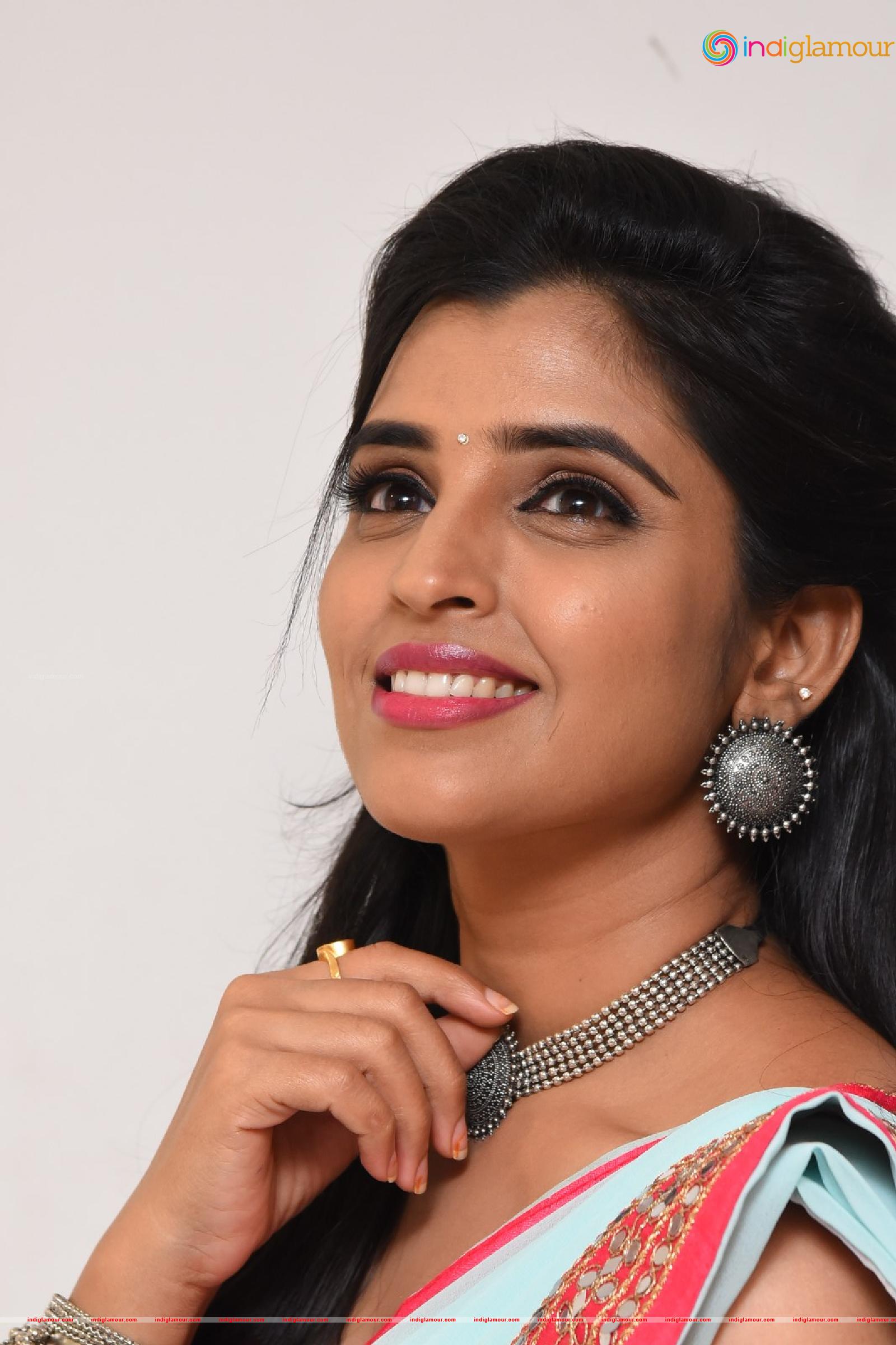 Syamala Actress hd photo
