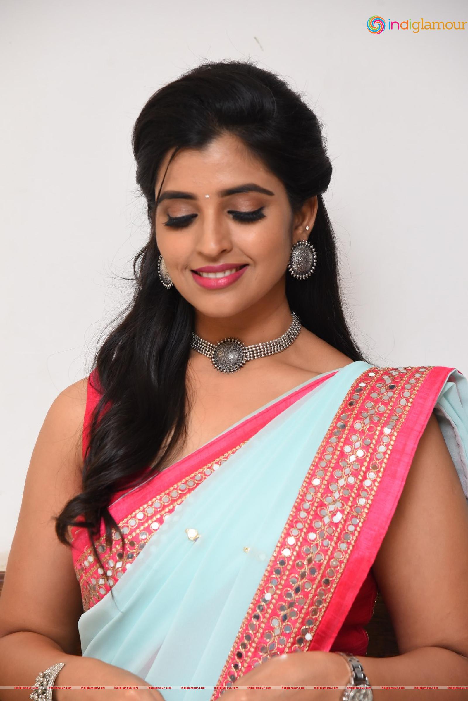 Syamala Actress hd photo