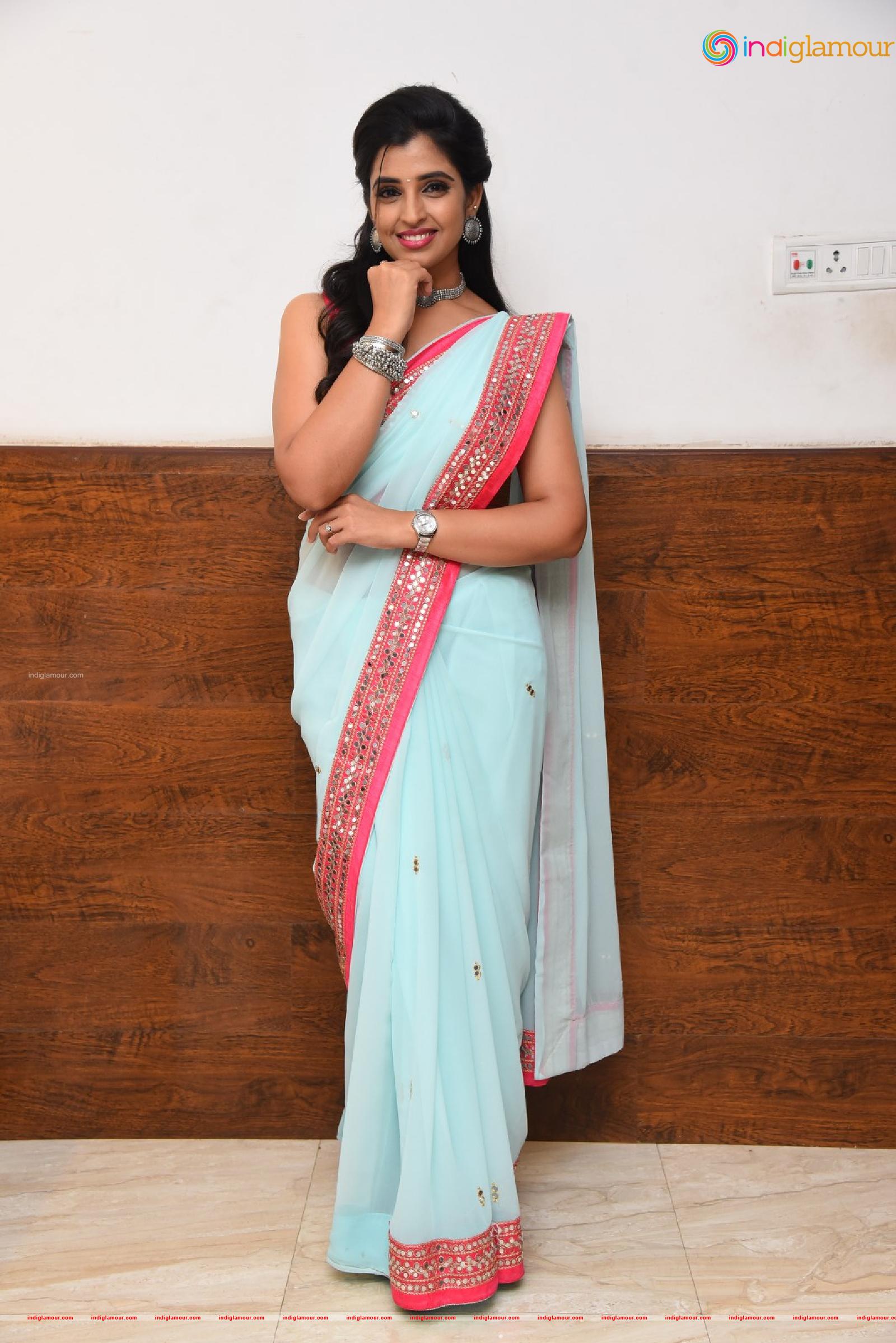 Syamala Actress hd photo