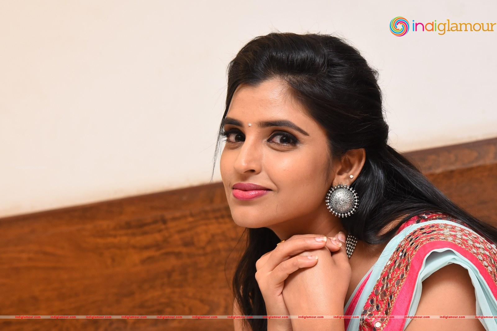 Syamala Actress hd photo