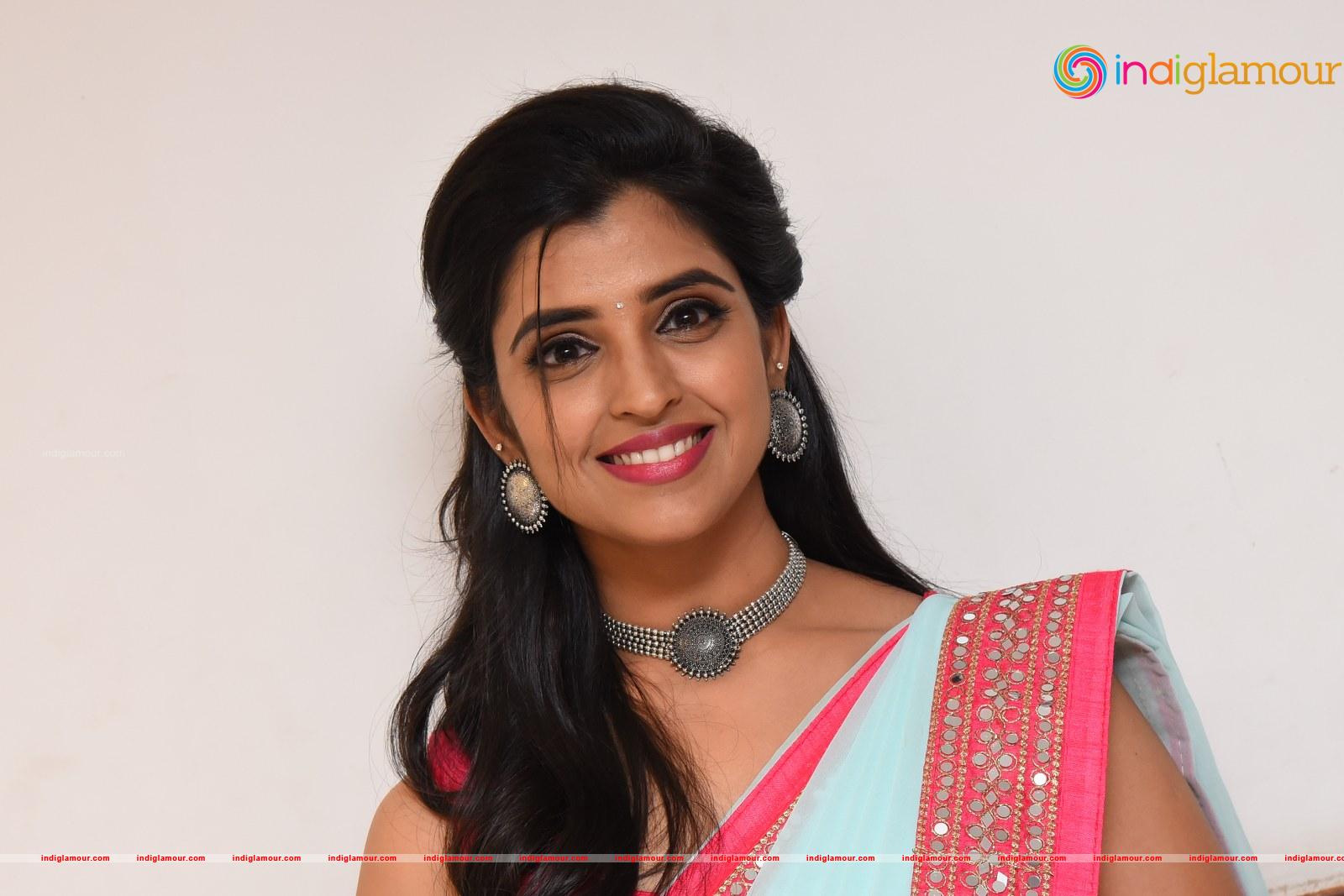 Syamala Actress hd photo