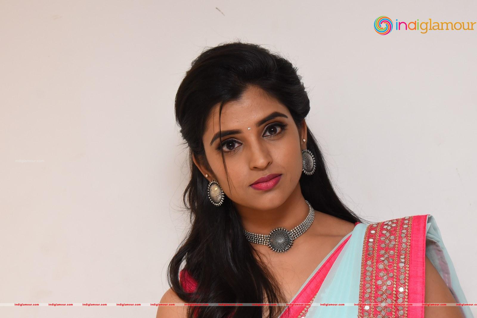Syamala Actress hd photo