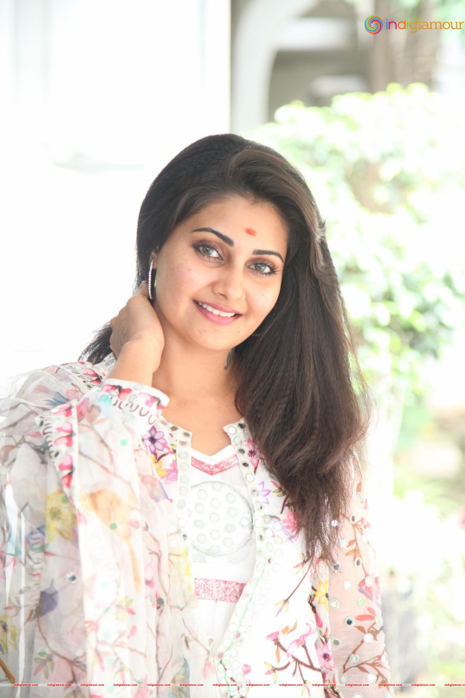 Manochitra Actress hd photo