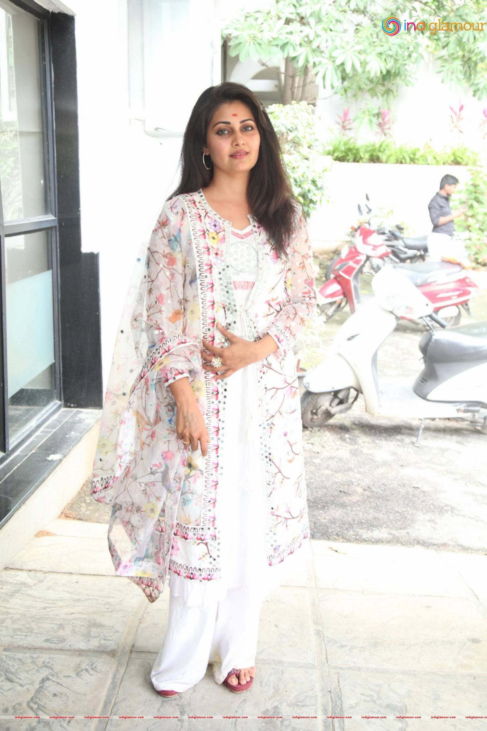 Manochitra Actress hd photo