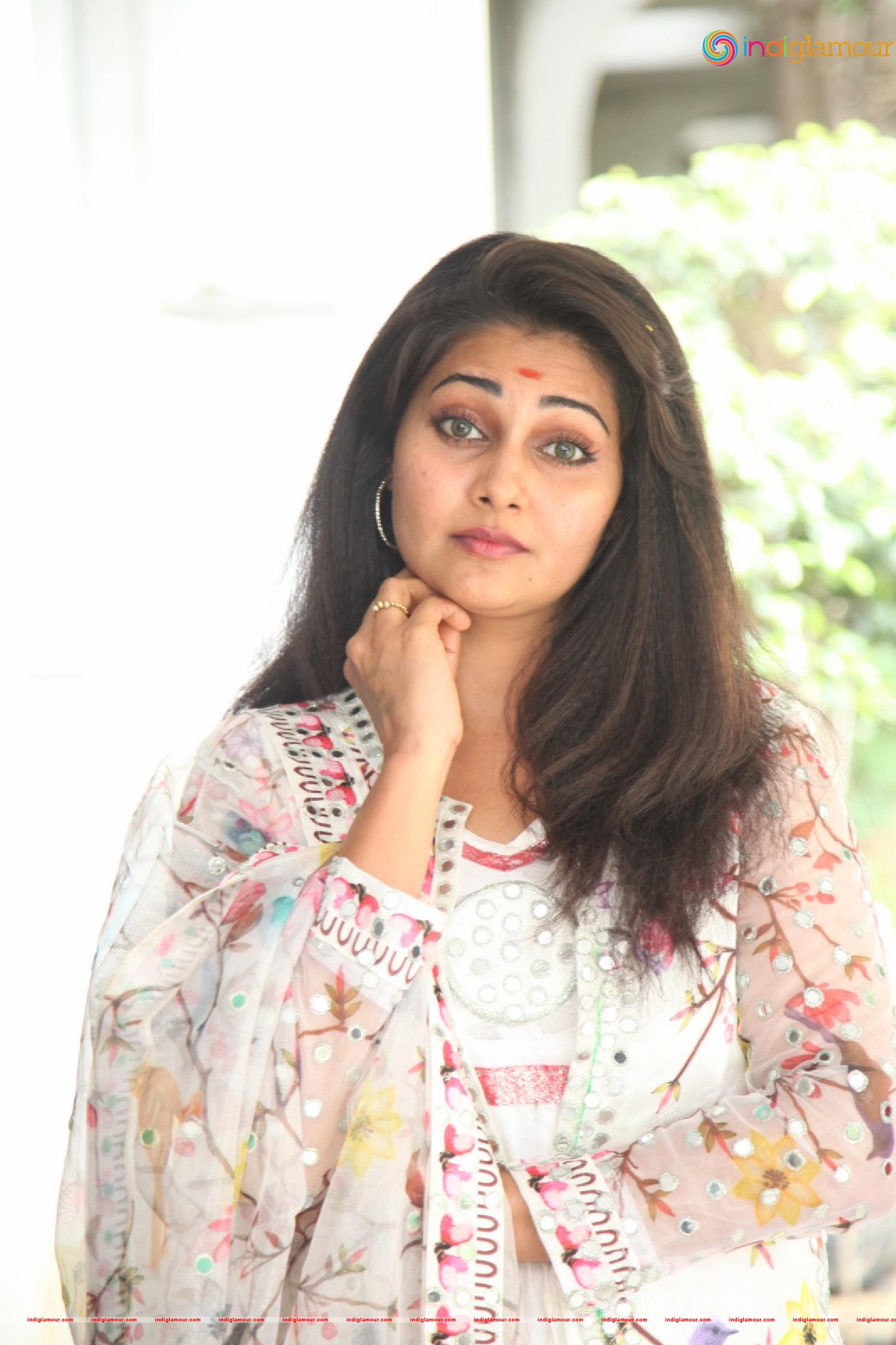 Manochitra Actress hd photo