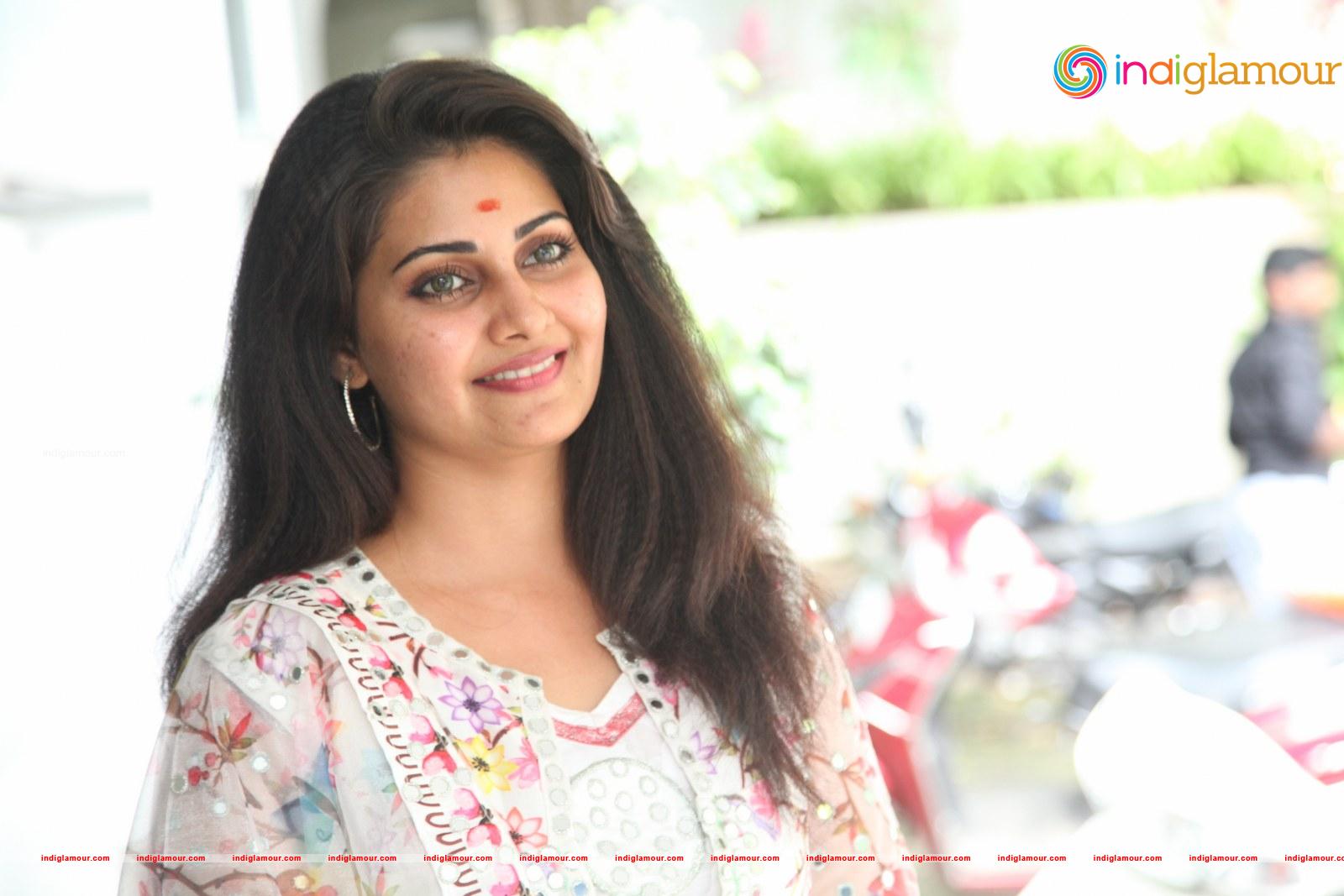 Manochitra Actress hd photo
