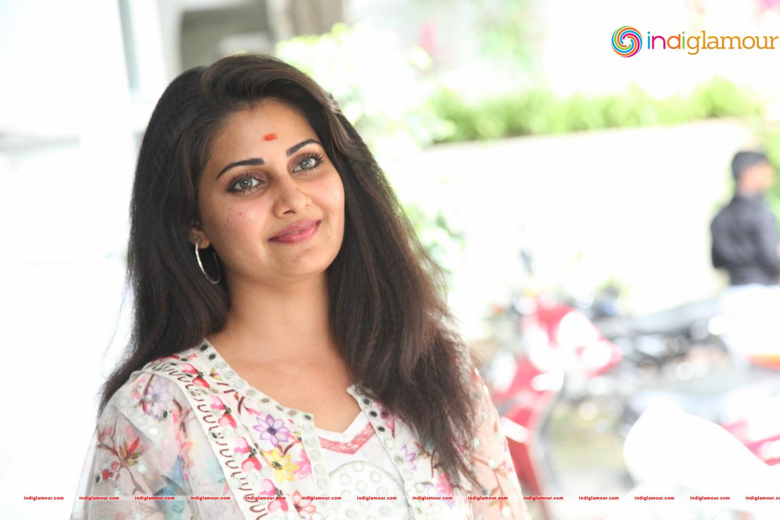 Manochitra Actress hd photo