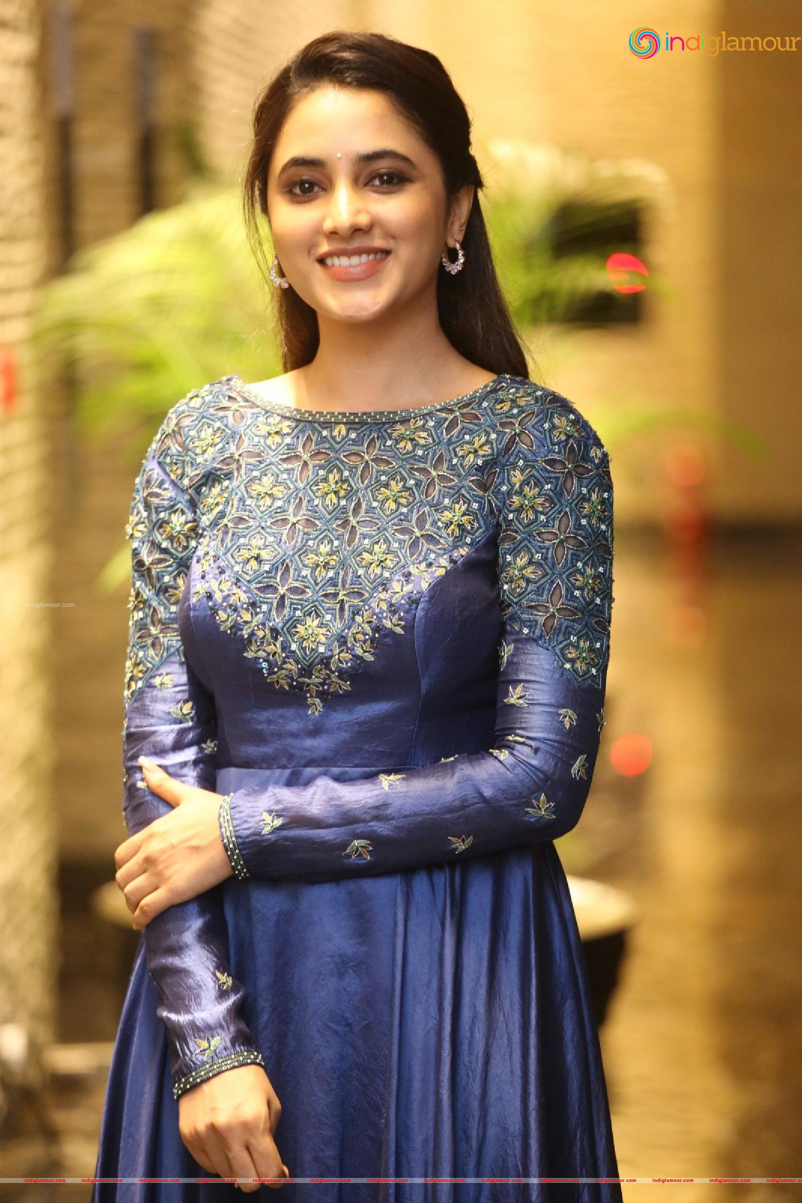 Priyanka Arul Mohan Actress hd photo