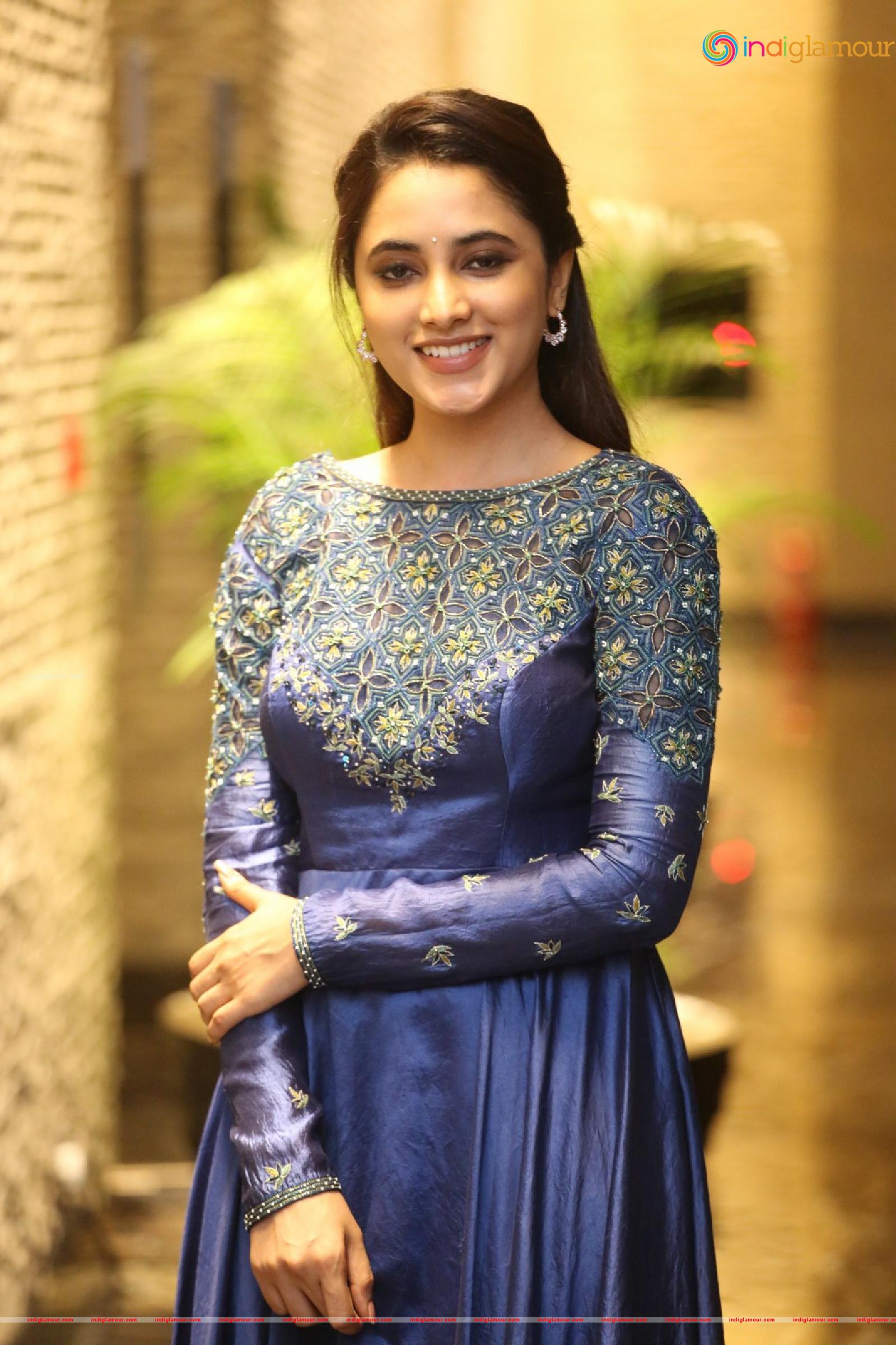 Priyanka Arul Mohan Actress hd photo