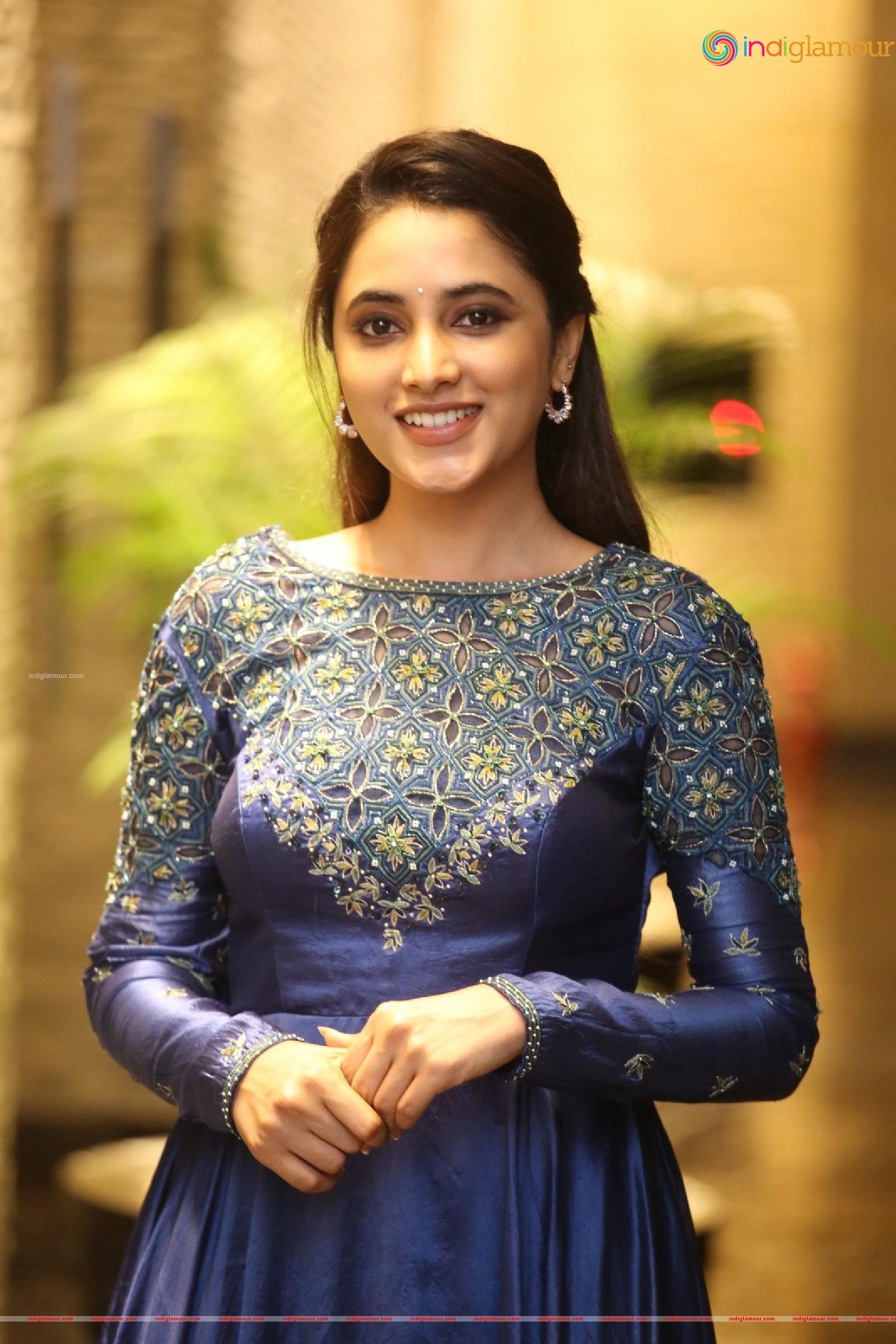 Priyanka Arul Mohan Actress hd photo