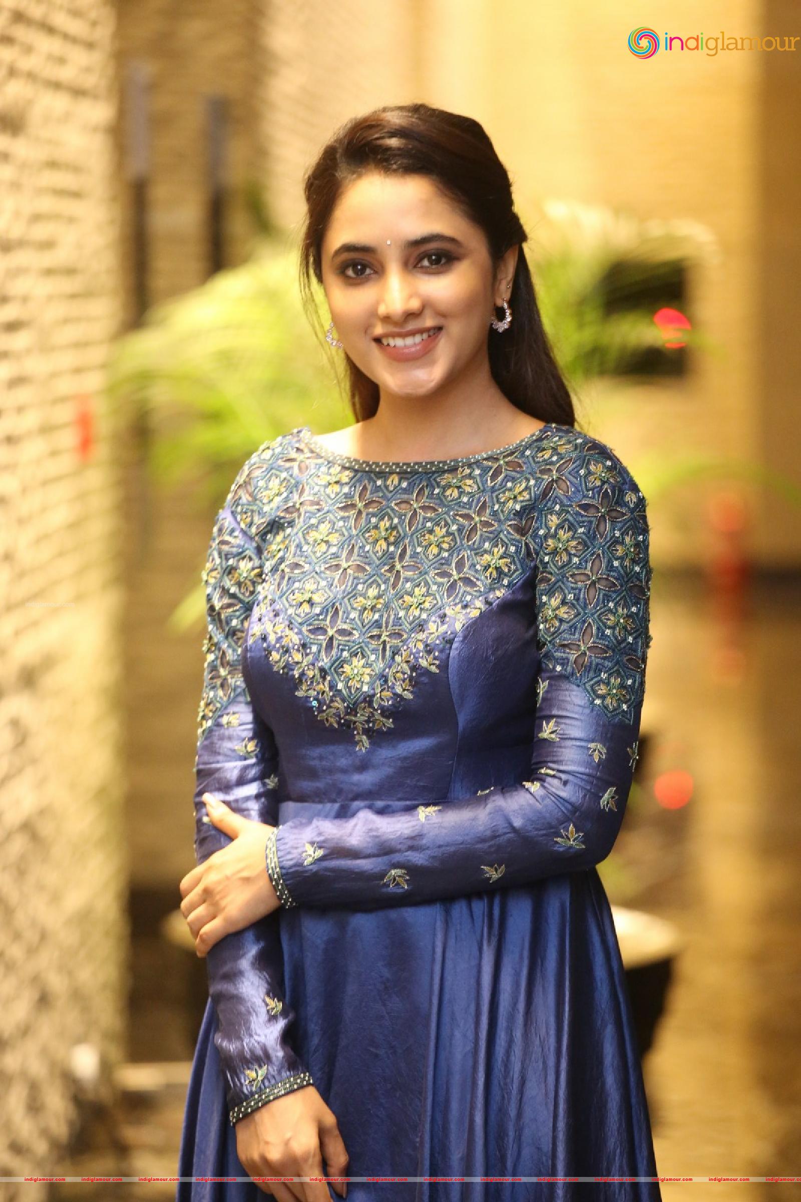 Priyanka Arul Mohan Actress hd photo