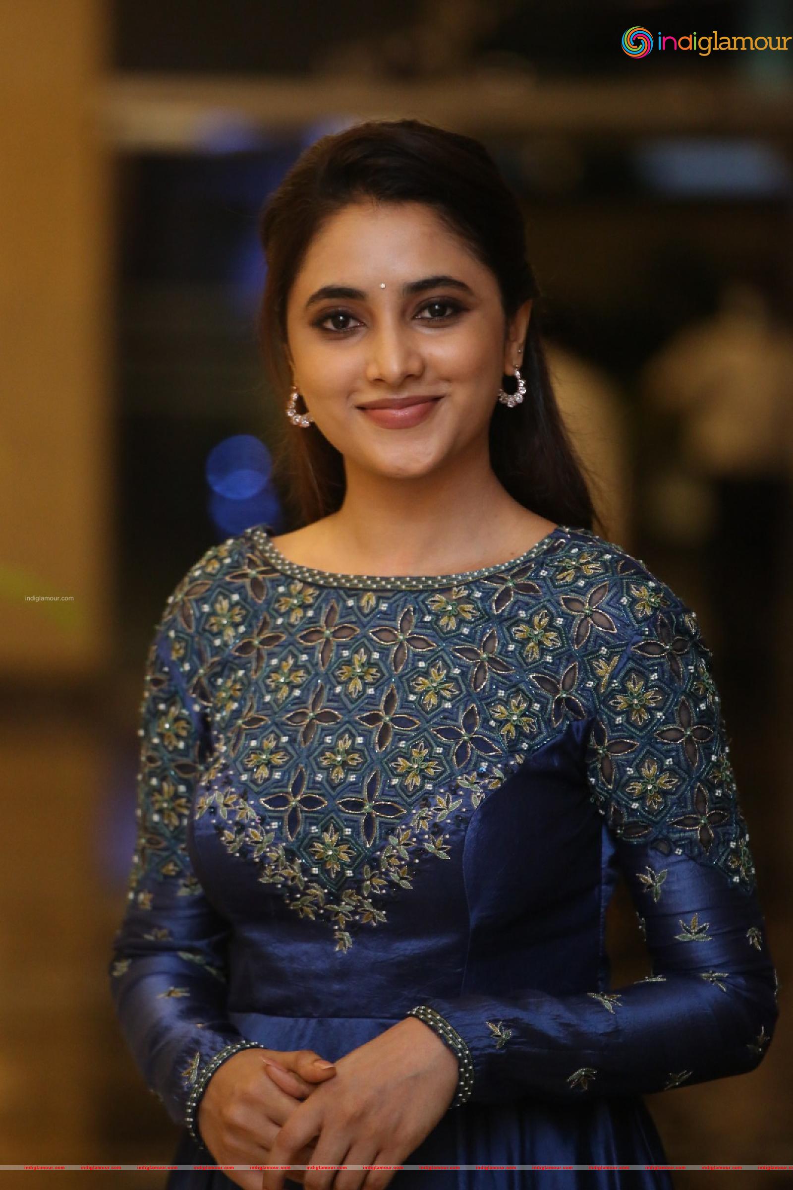 Priyanka Arul Mohan Actress hd photo
