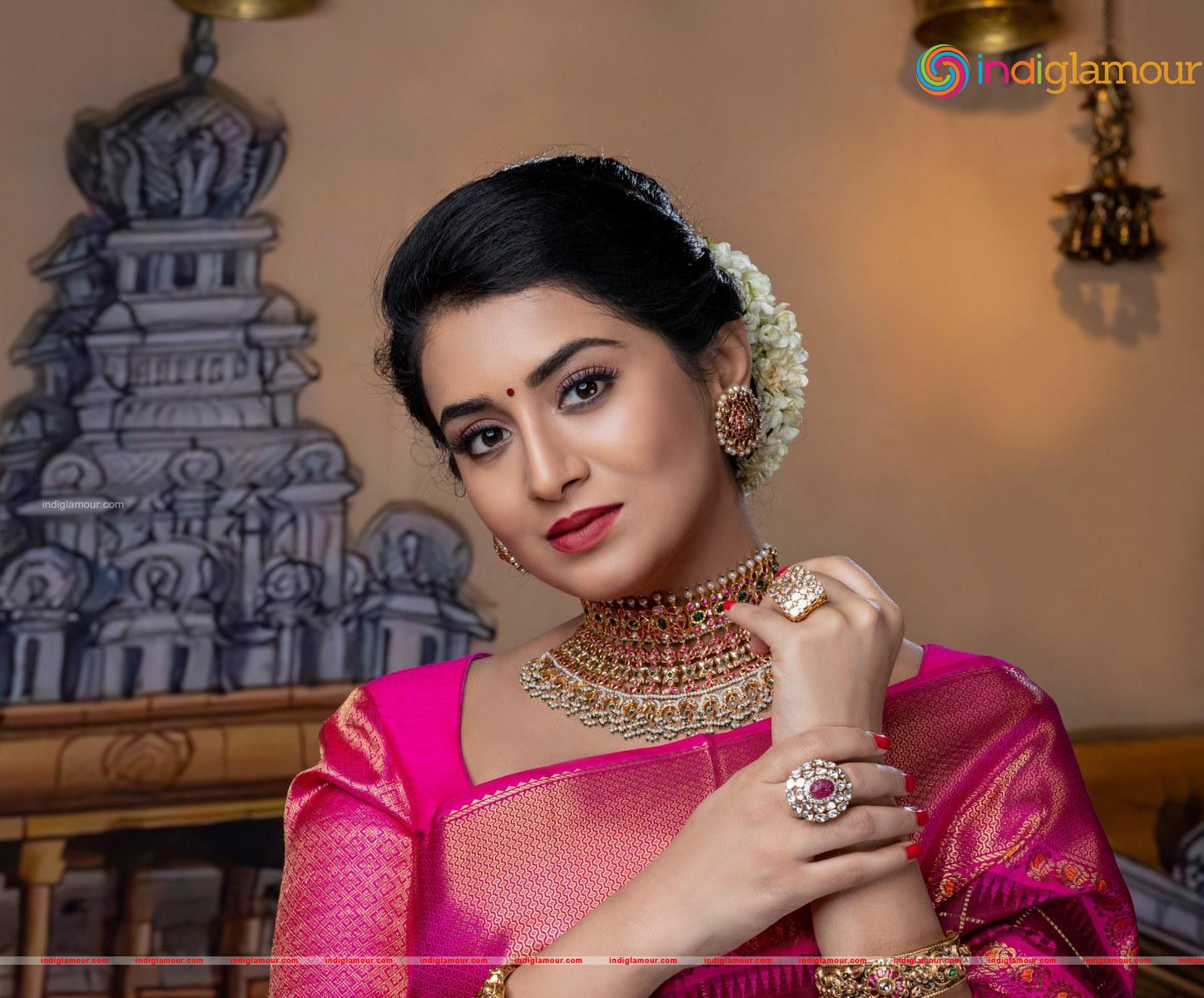 Rashi Singh Actress hd photo