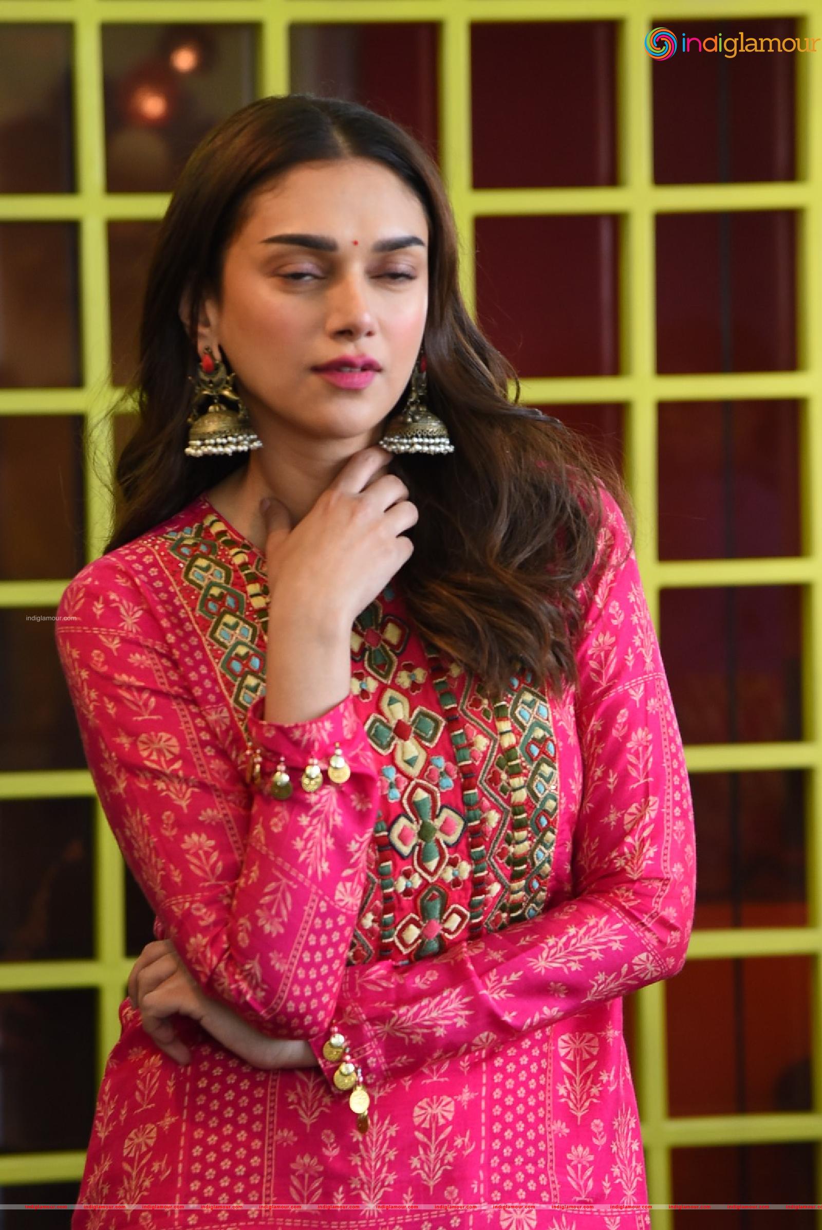 Aditi Rao Hydari Actress hd photo