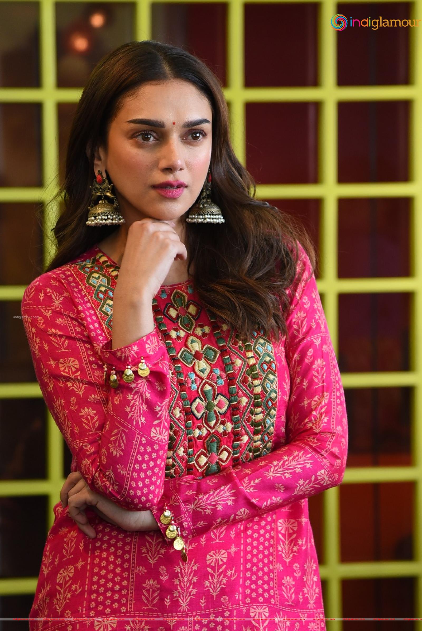 Aditi Rao Hydari Actress hd photo