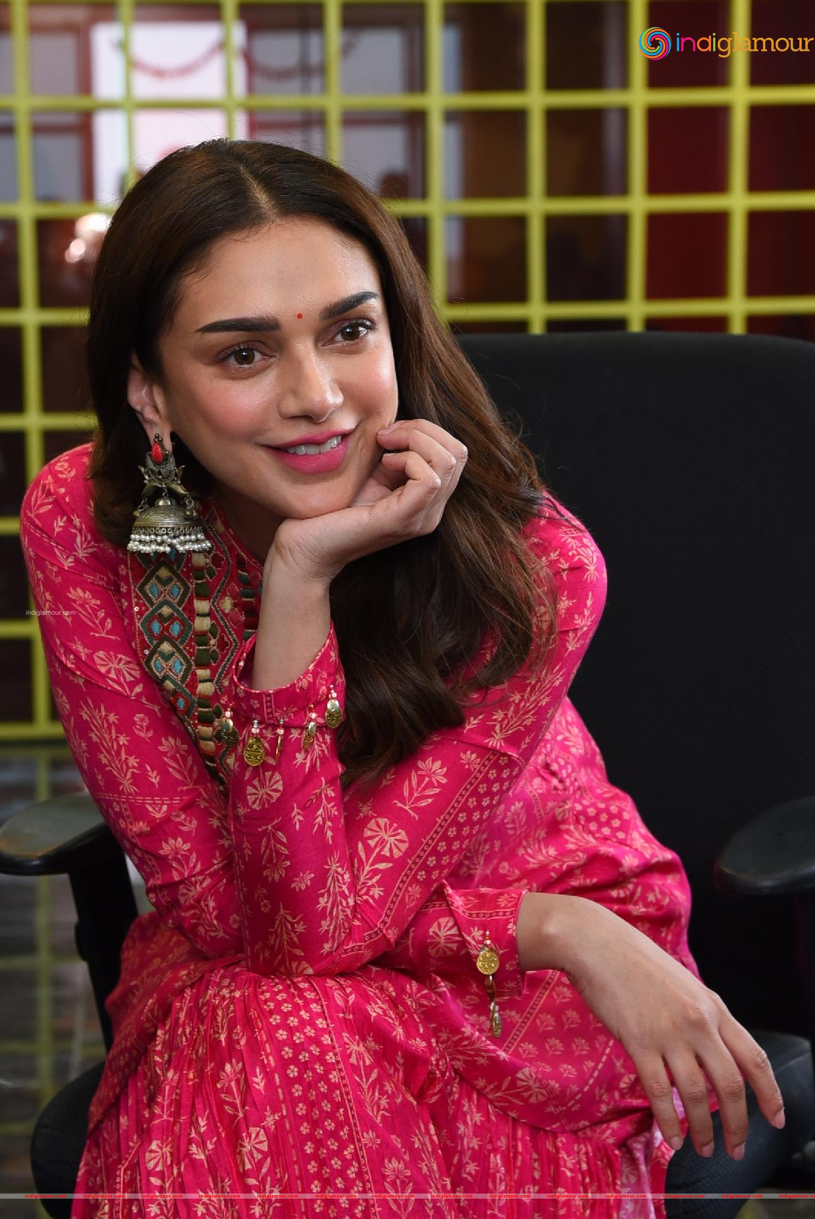 Aditi Rao Hydari Actress hd photo