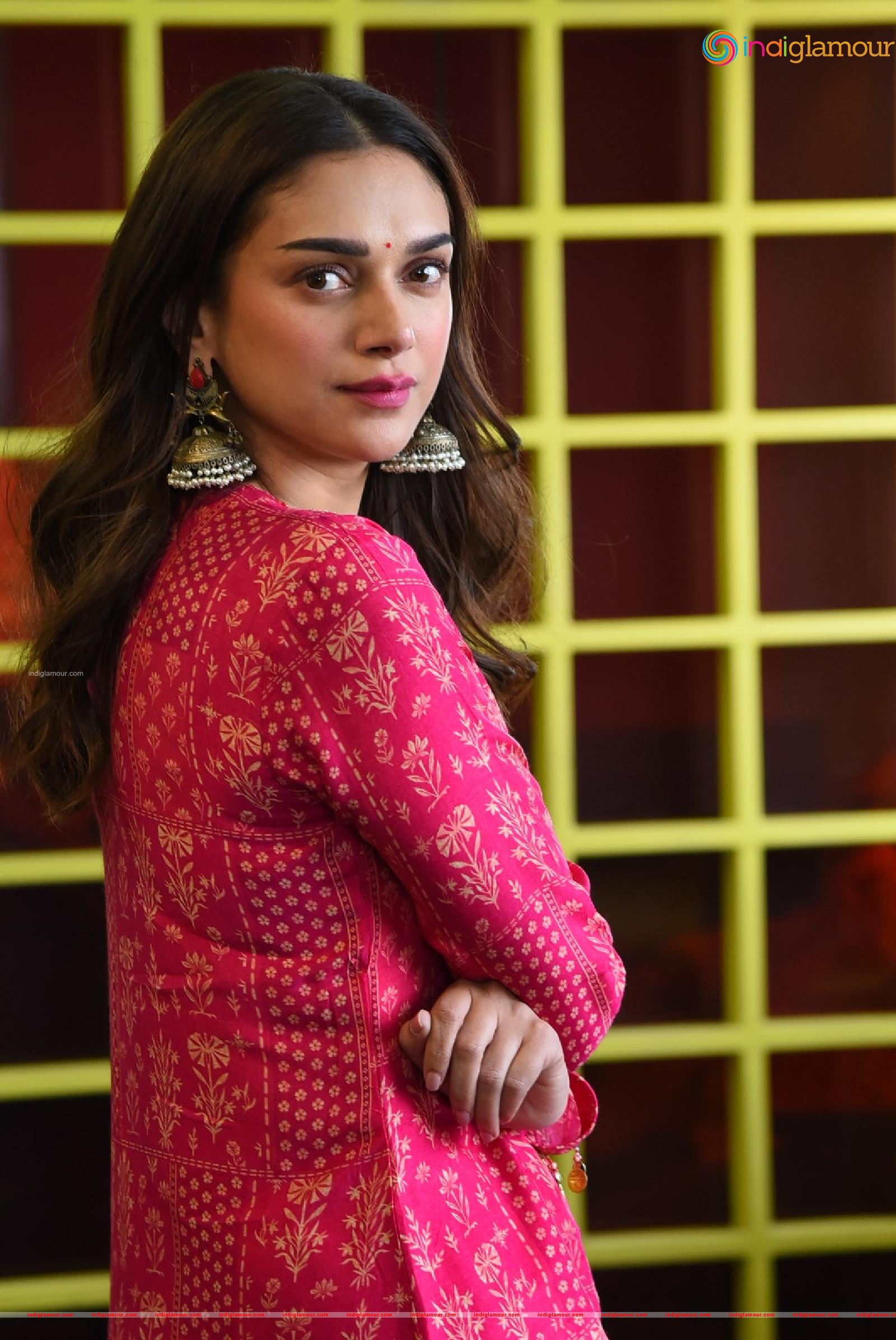 Aditi Rao Hydari Actress hd photo