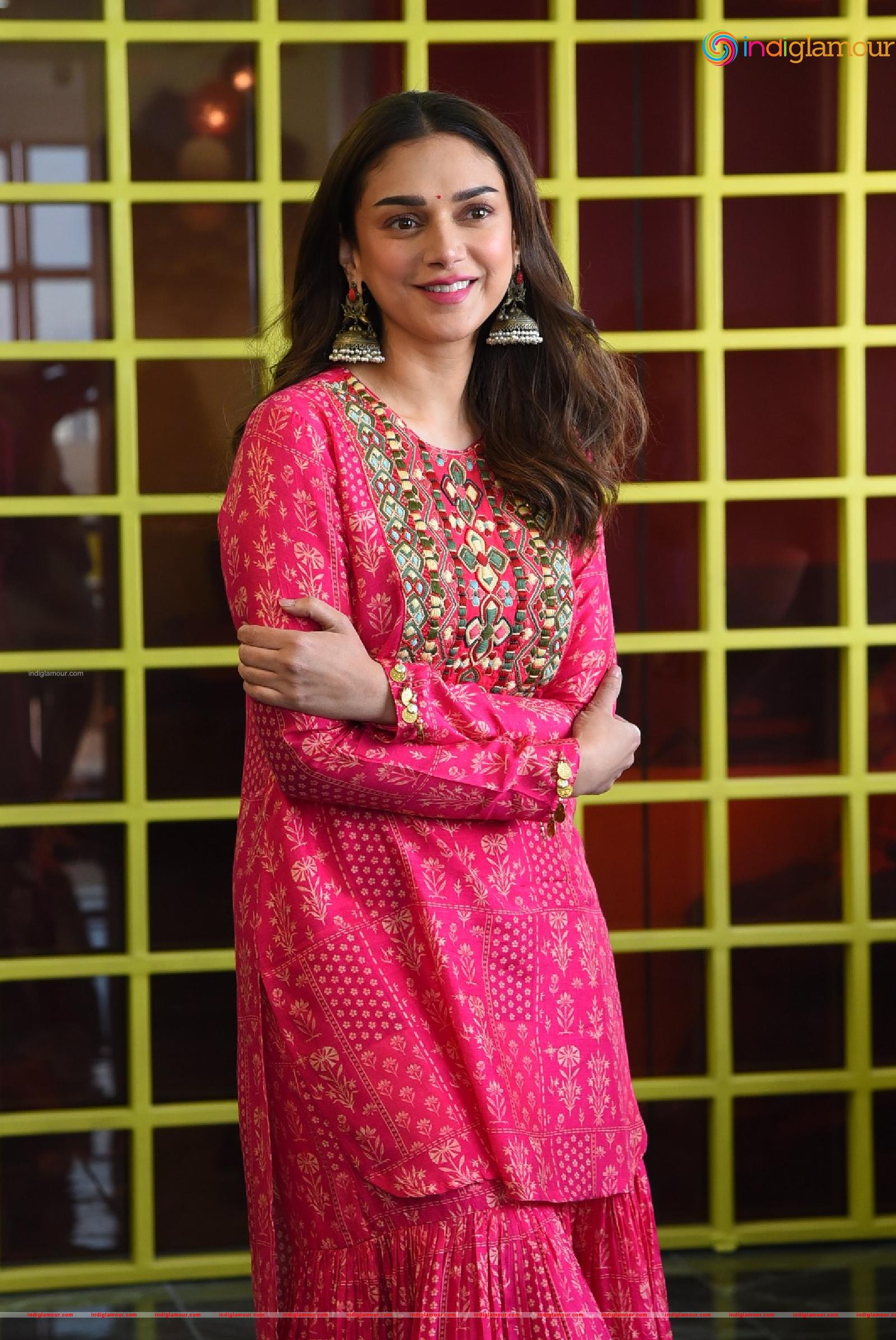 Aditi Rao Hydari Actress hd photo