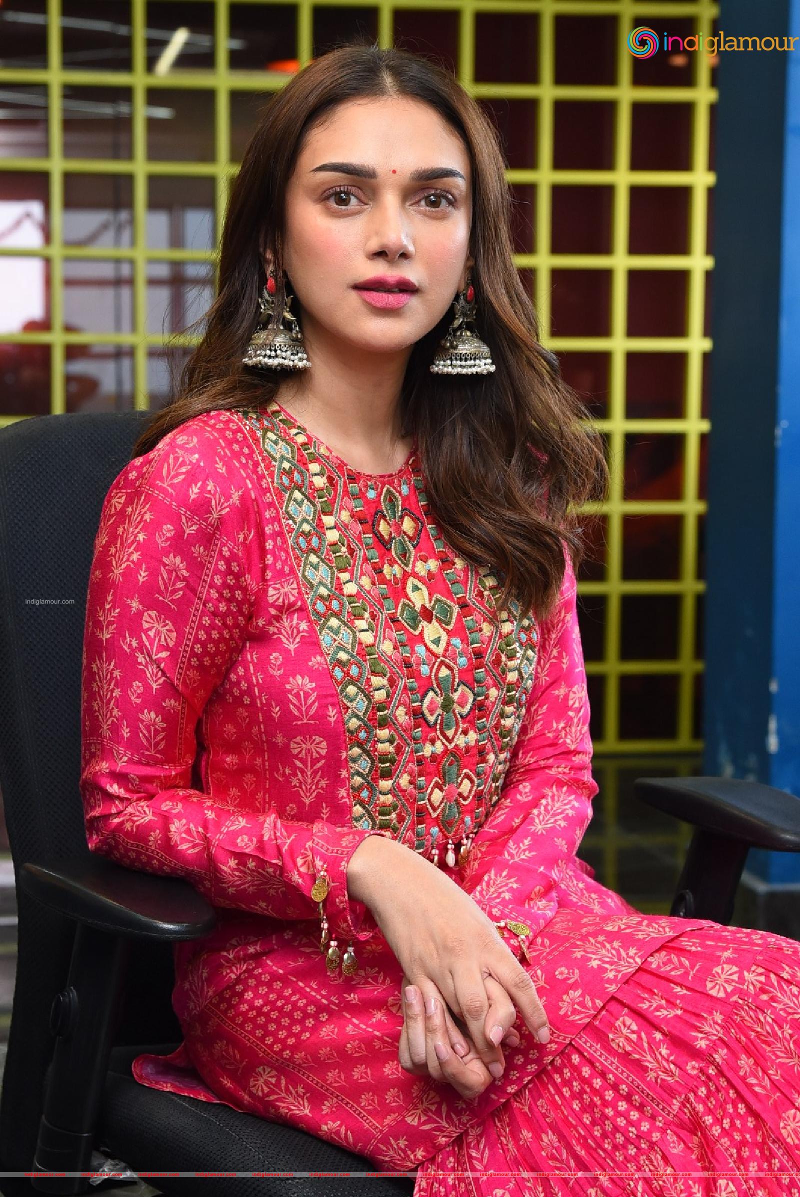 Aditi Rao Hydari Actress hd photo