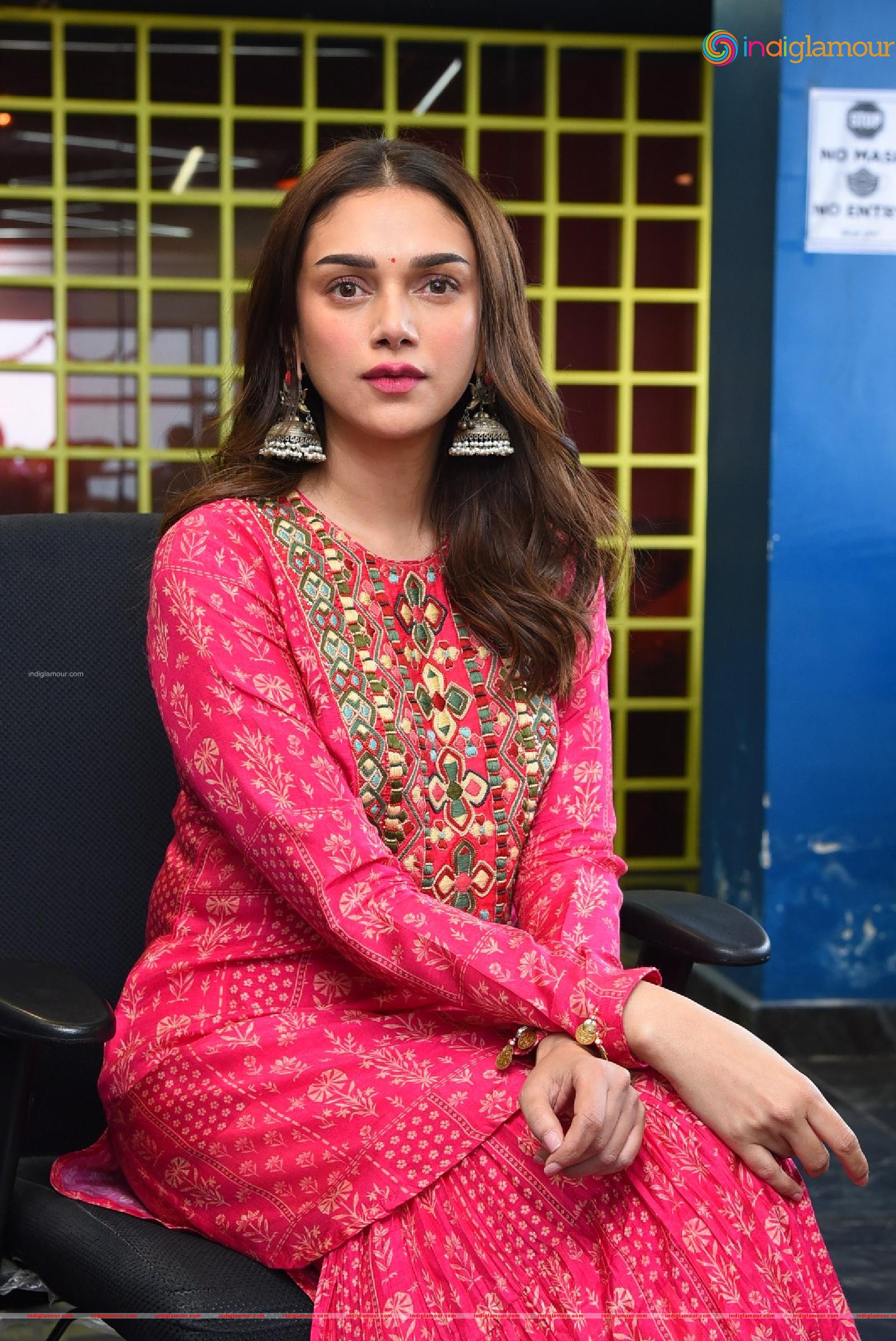 Aditi Rao Hydari Actress hd photo