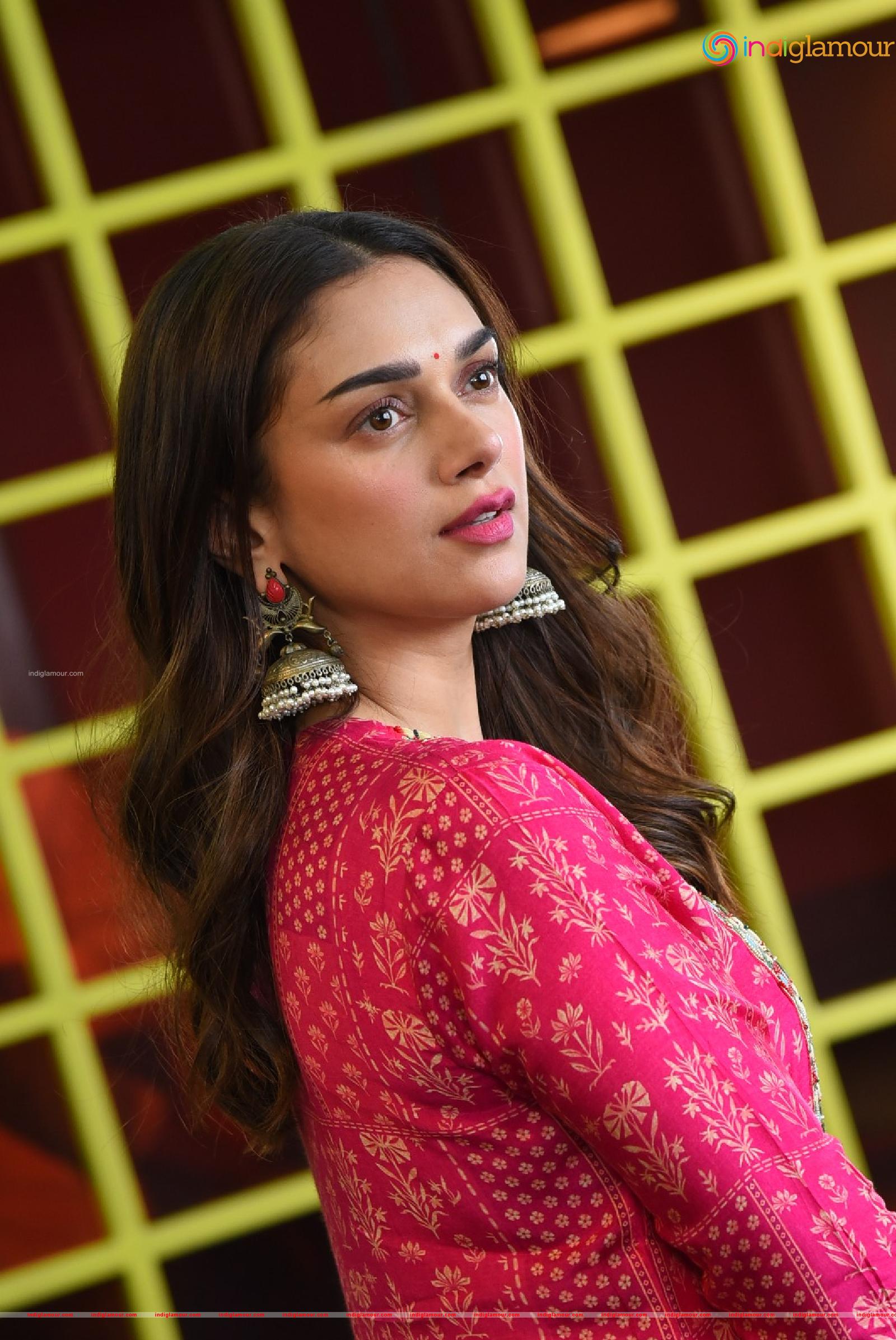 Aditi Rao Hydari Actress hd photo