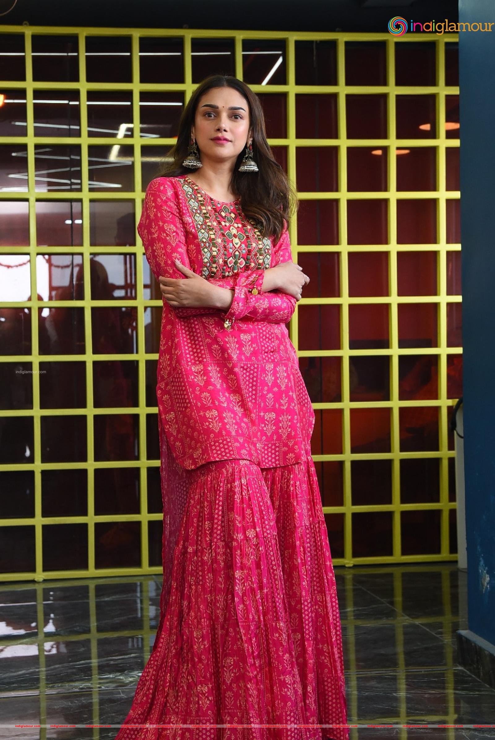 Aditi Rao Hydari Actress hd photo
