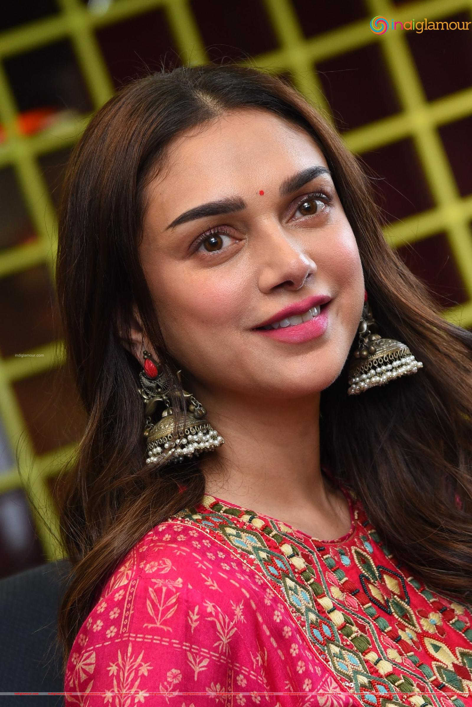 Aditi Rao Hydari Actress hd photo