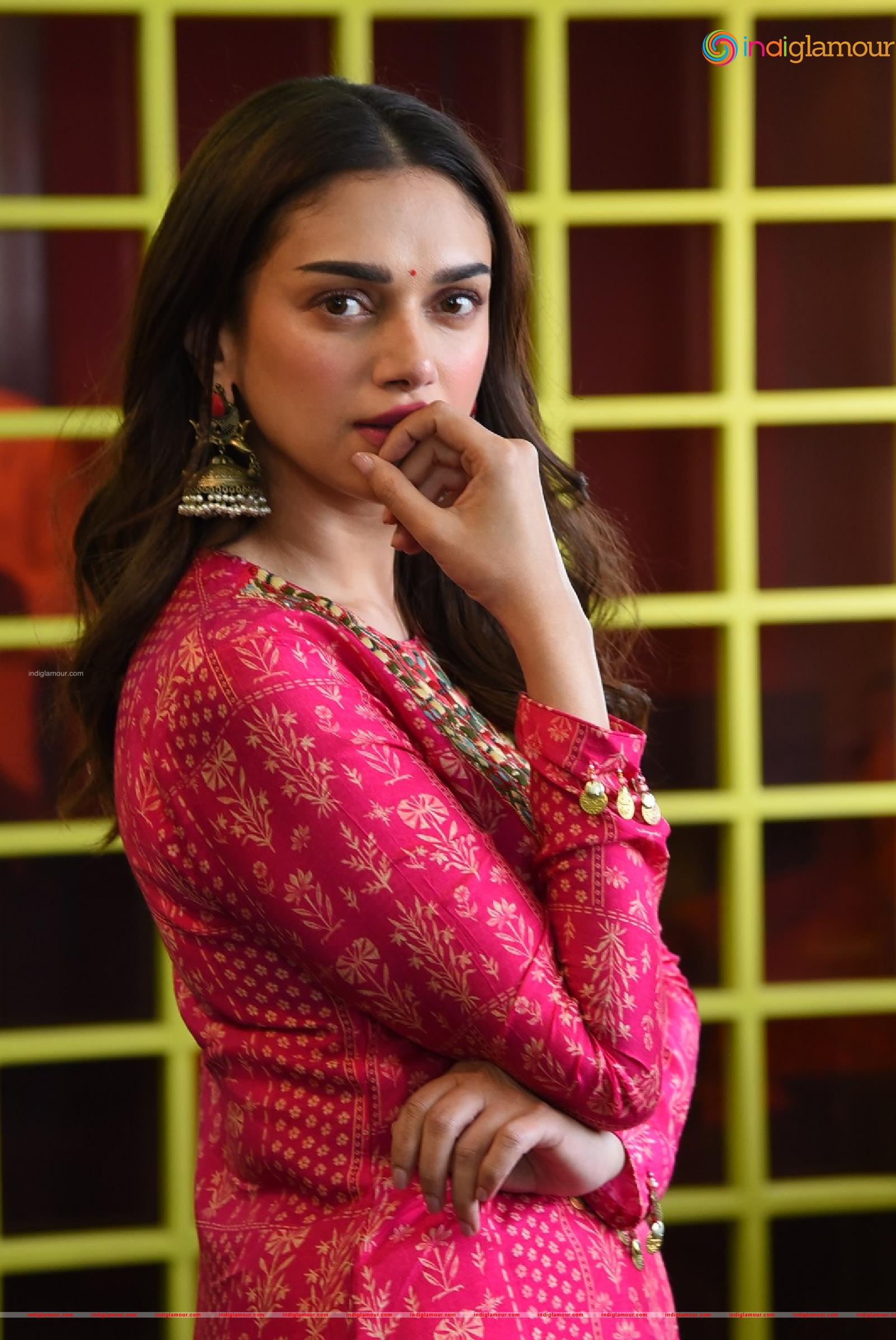 Aditi Rao Hydari Actress hd photo