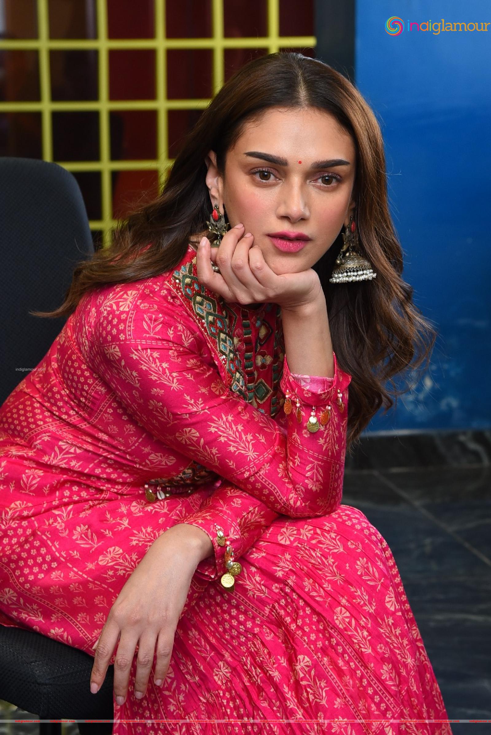 Aditi Rao Hydari Actress hd photo