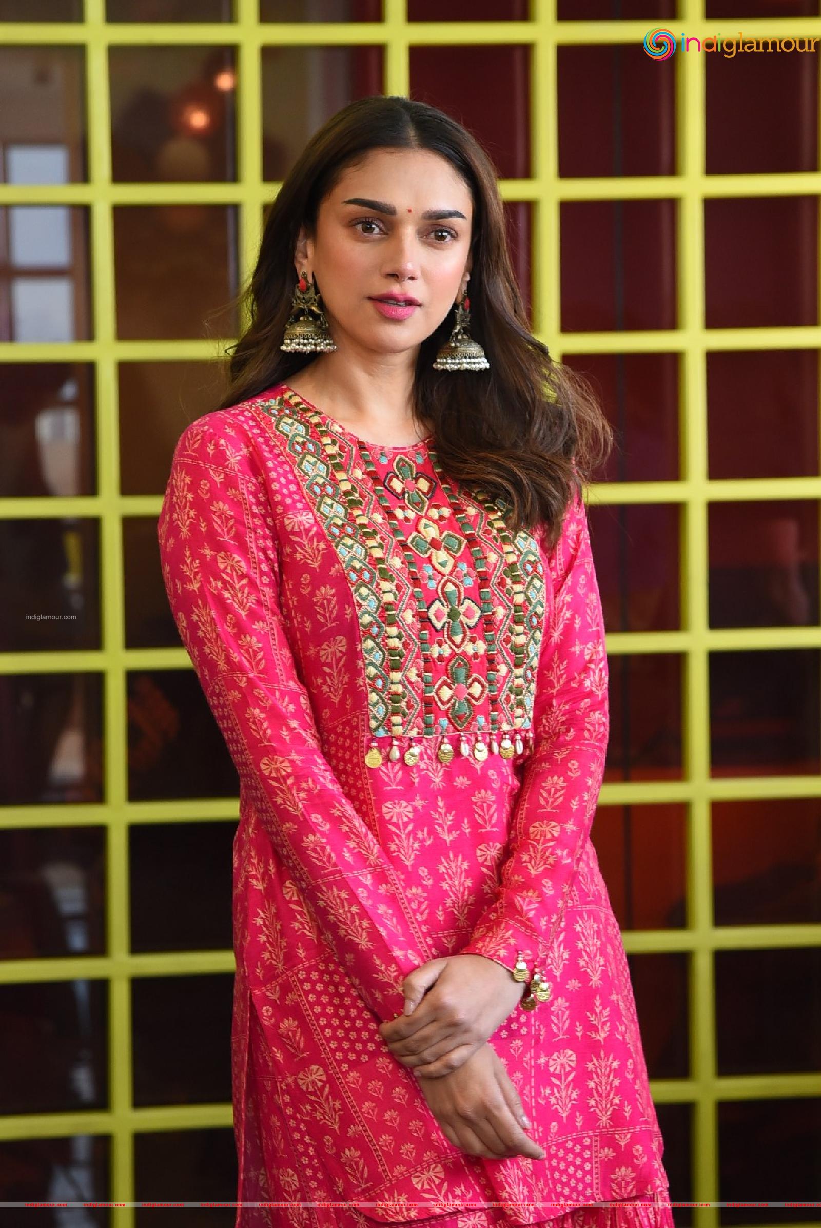 Aditi Rao Hydari Actress hd photo