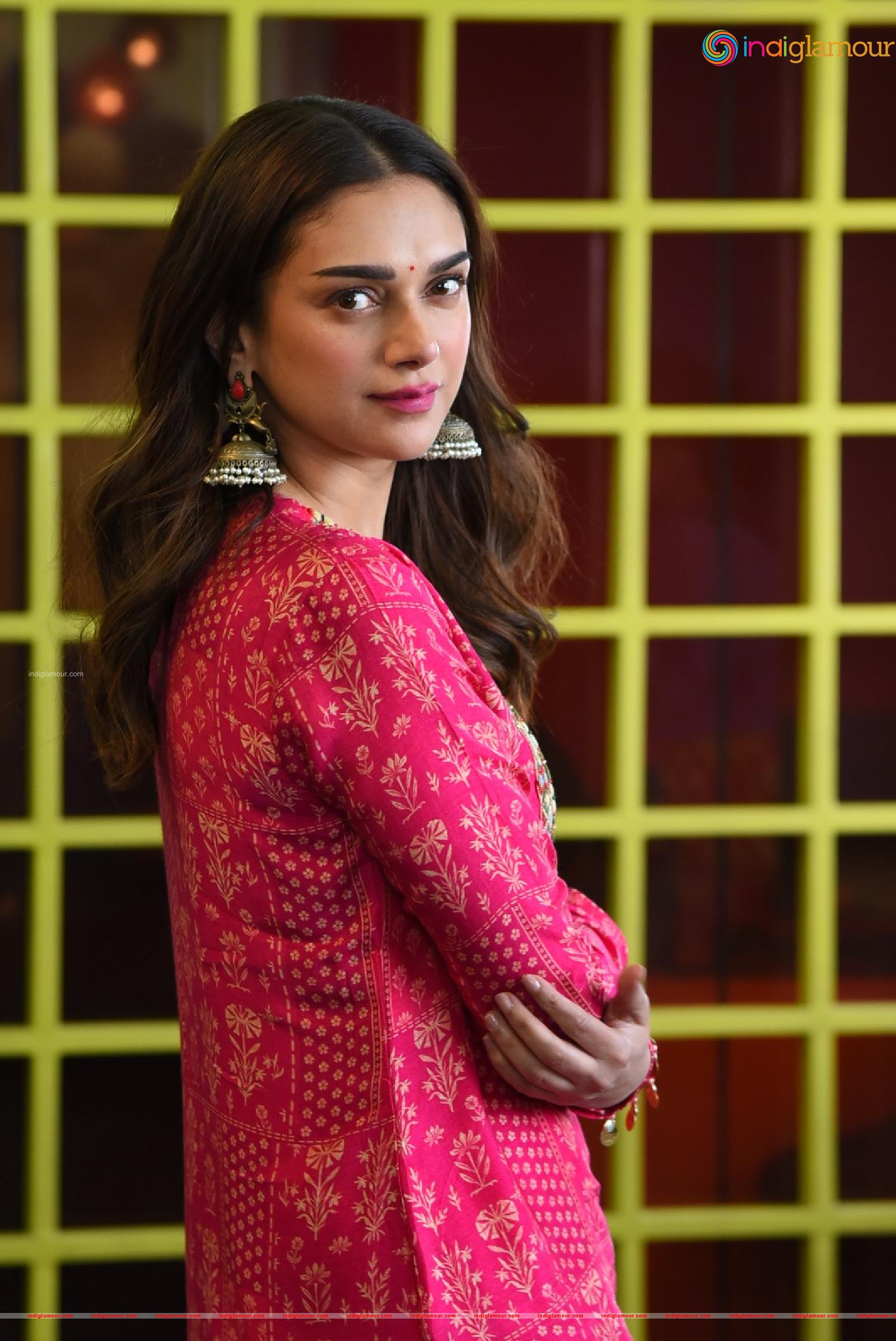 Aditi Rao Hydari Actress hd photo
