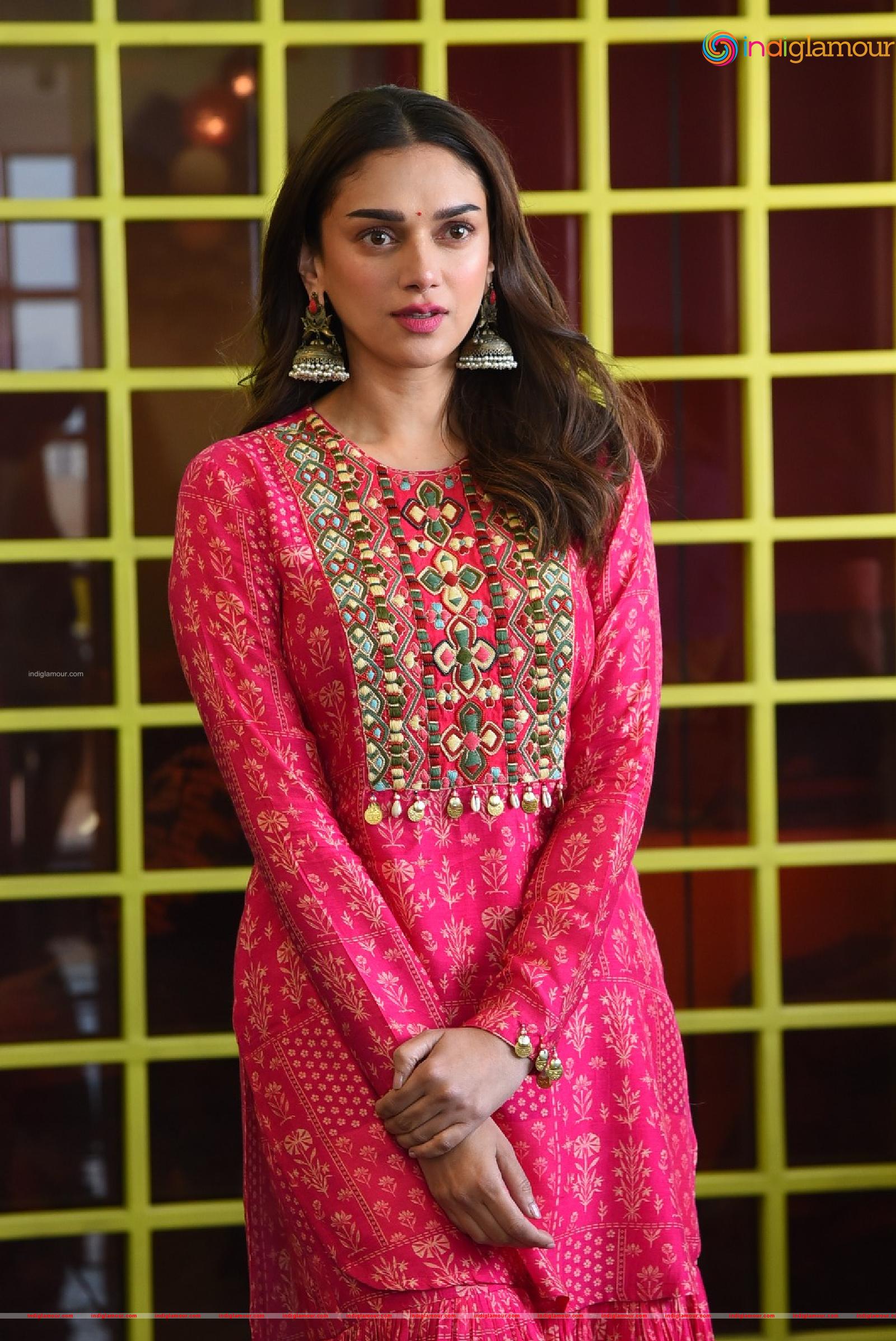Aditi Rao Hydari Actress hd photo