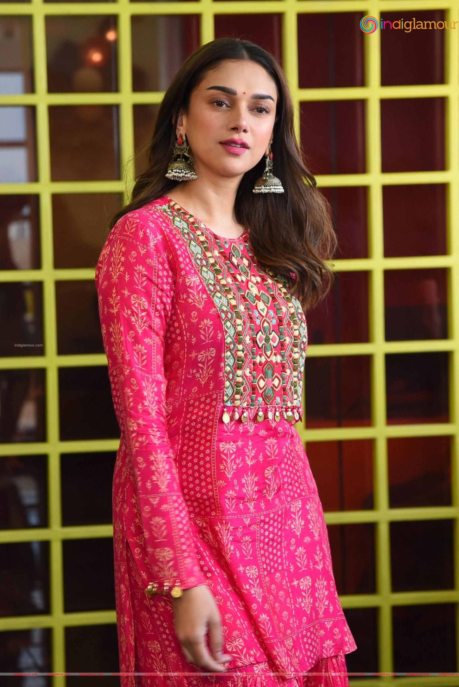 Aditi Rao Hydari Actress hd photo