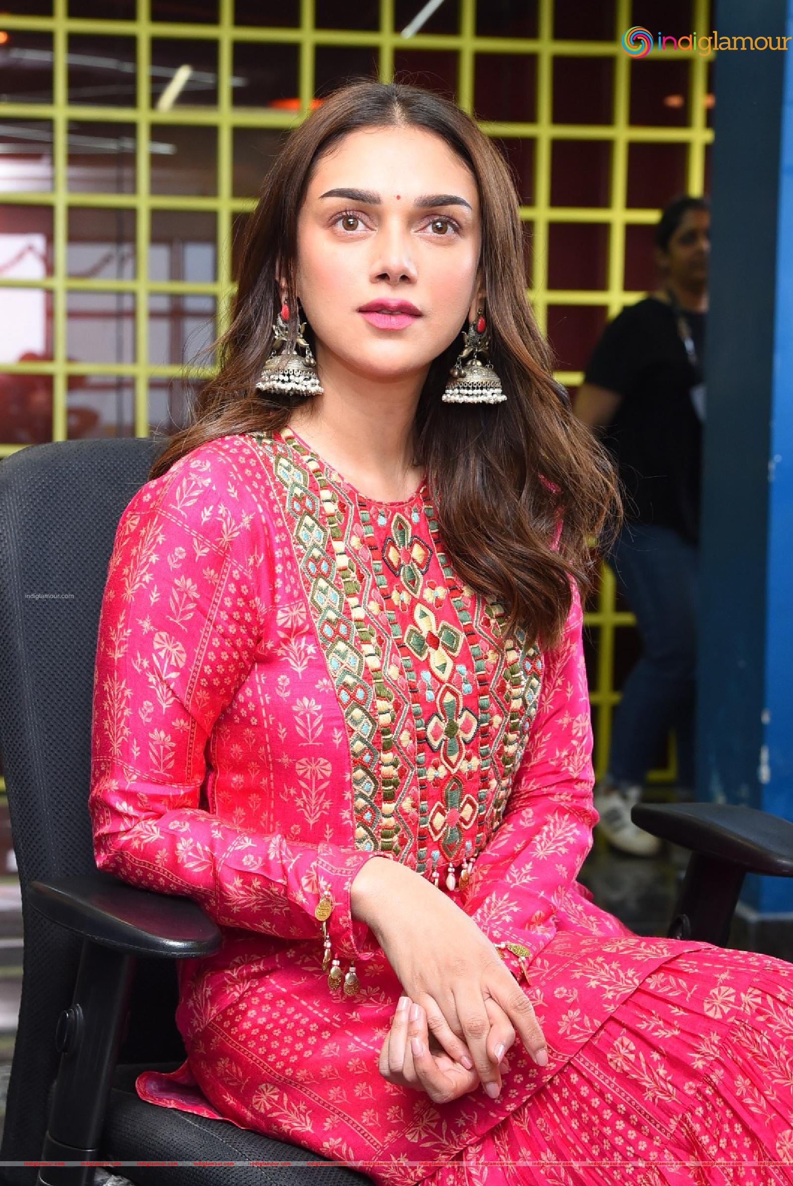 Aditi Rao Hydari Actress hd photo