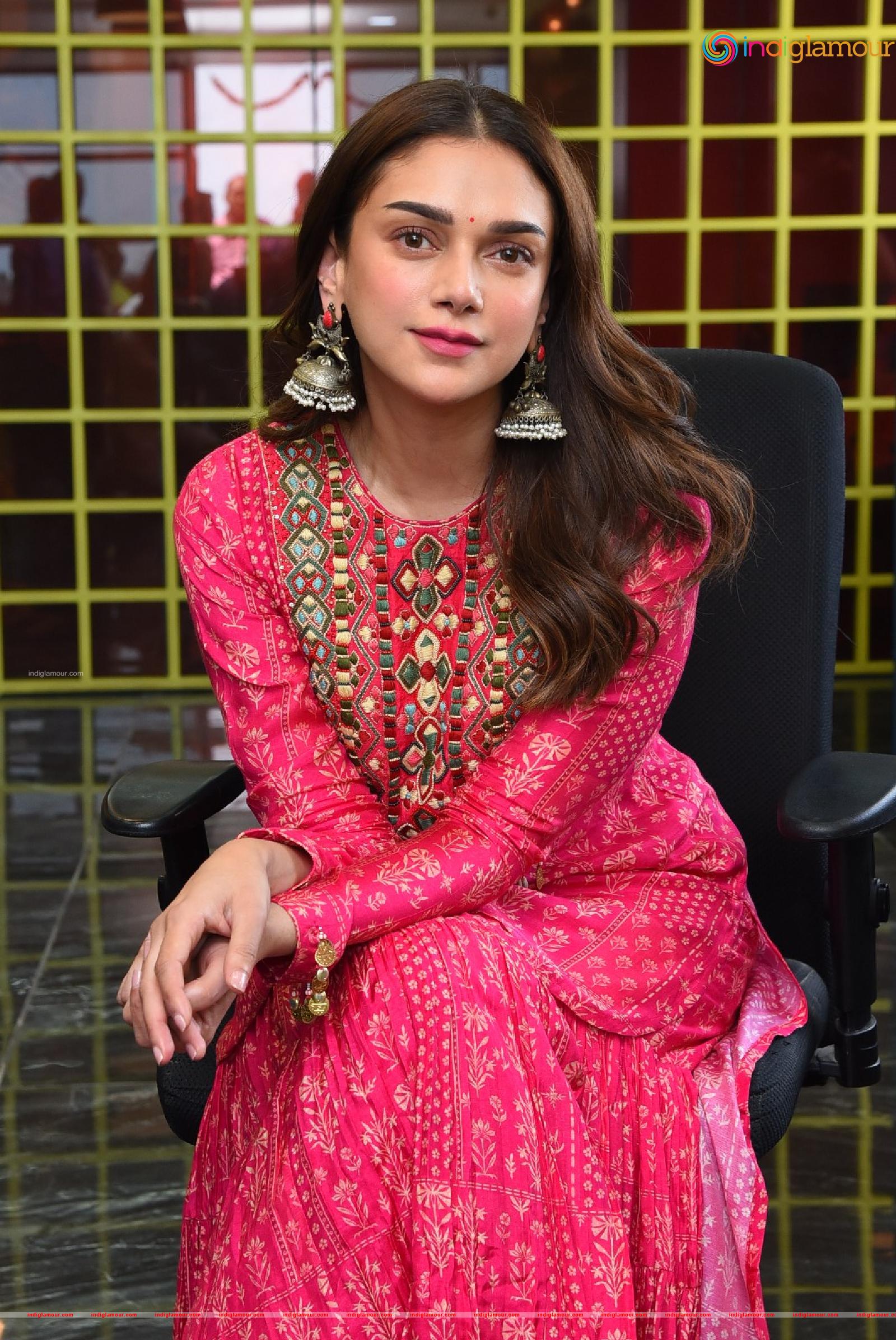 Aditi Rao Hydari Actress hd photo