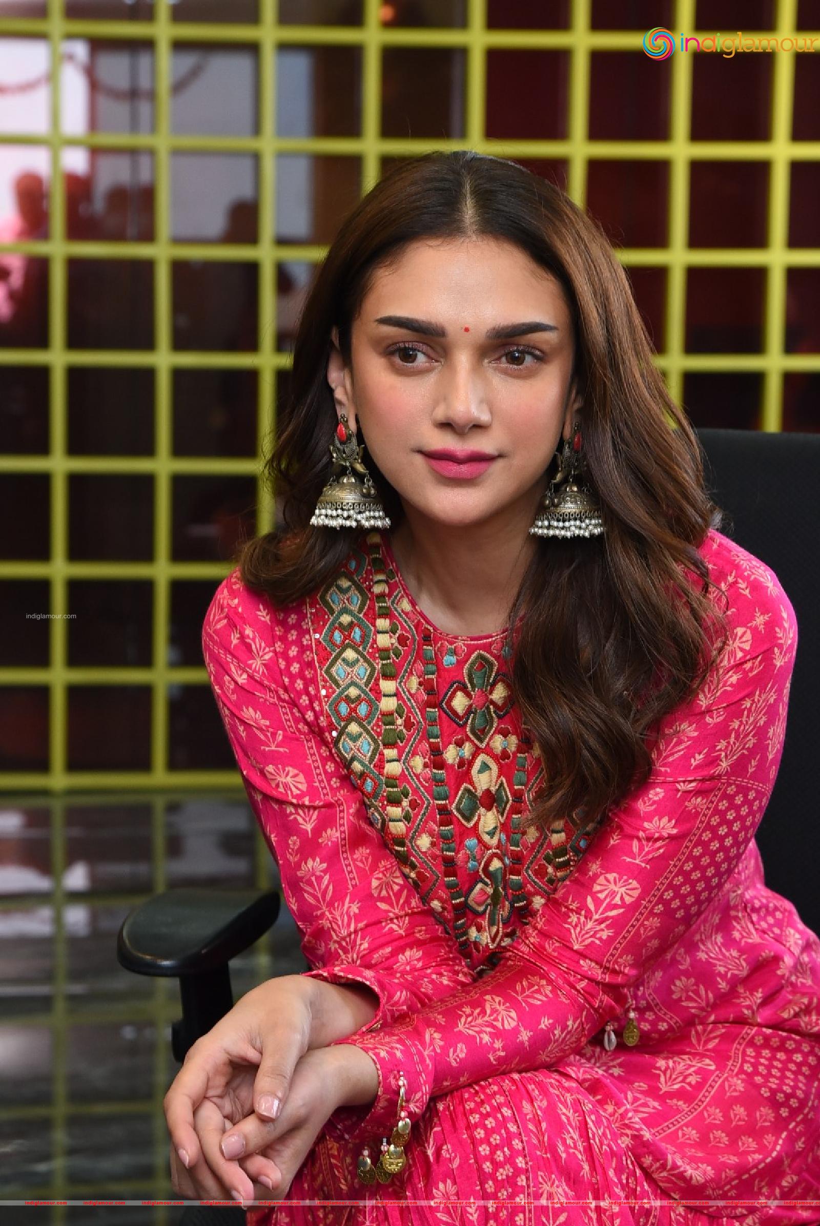 Aditi Rao Hydari Actress hd photo