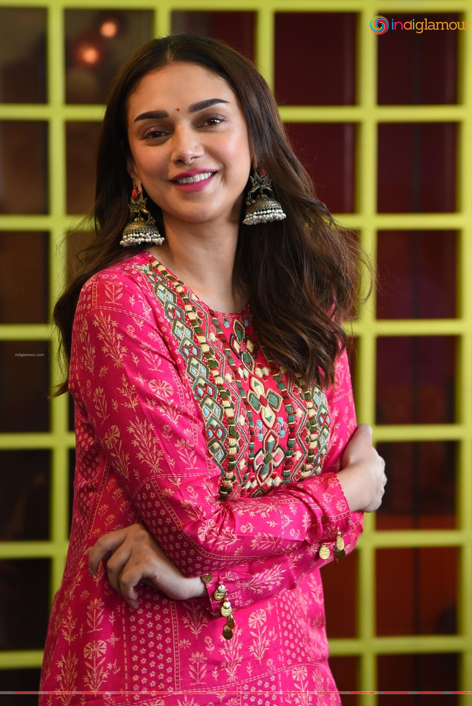 Aditi Rao Hydari Actress hd photo