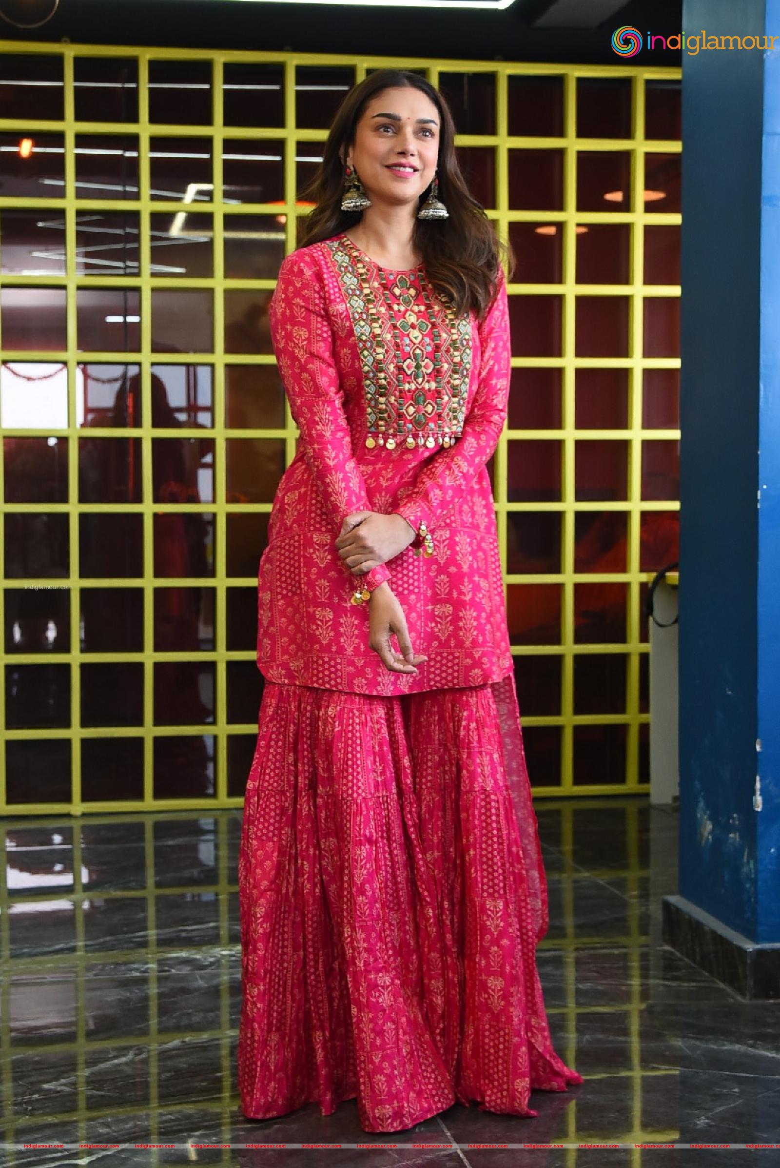 Aditi Rao Hydari Actress hd photo