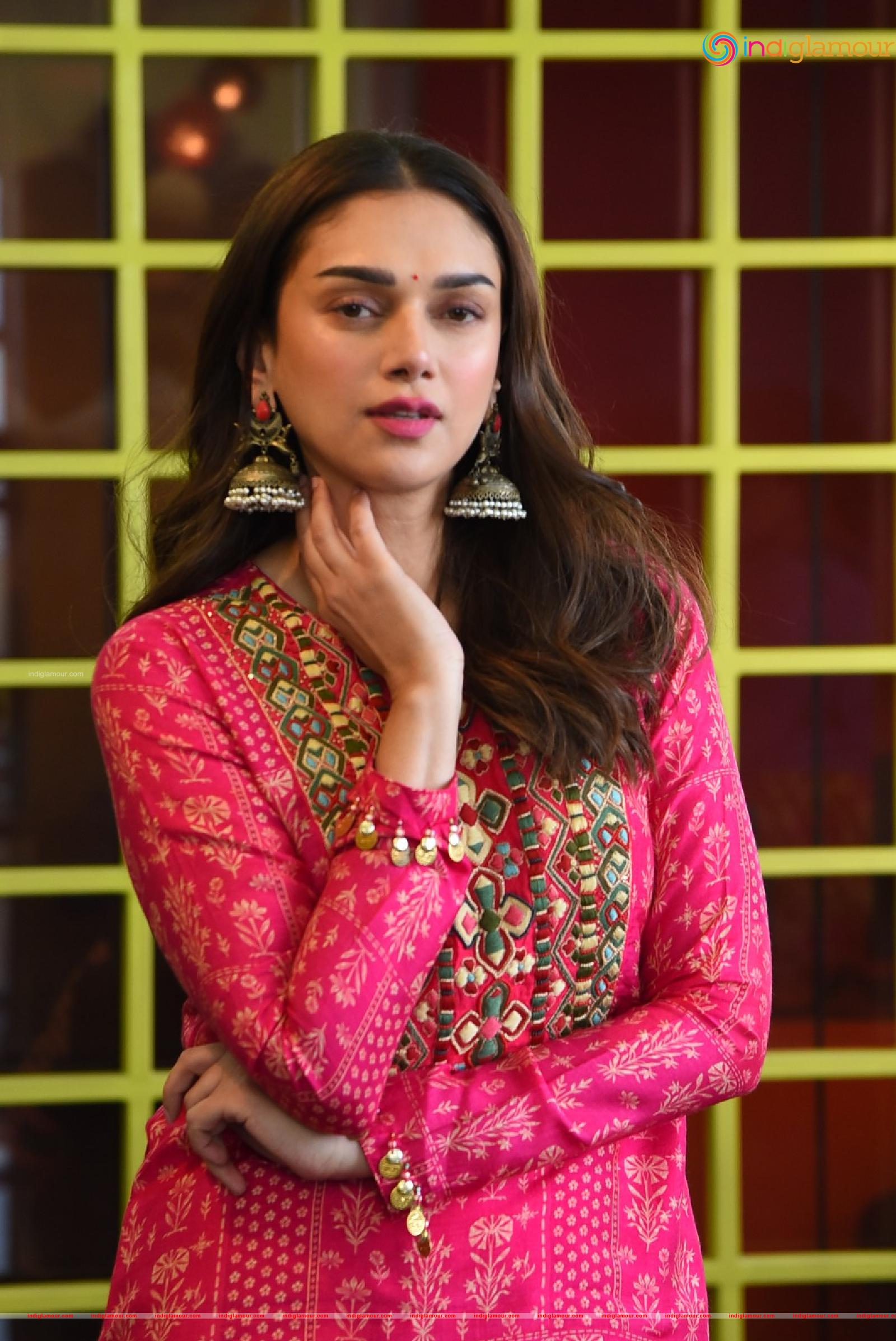 Aditi Rao Hydari Actress hd photo
